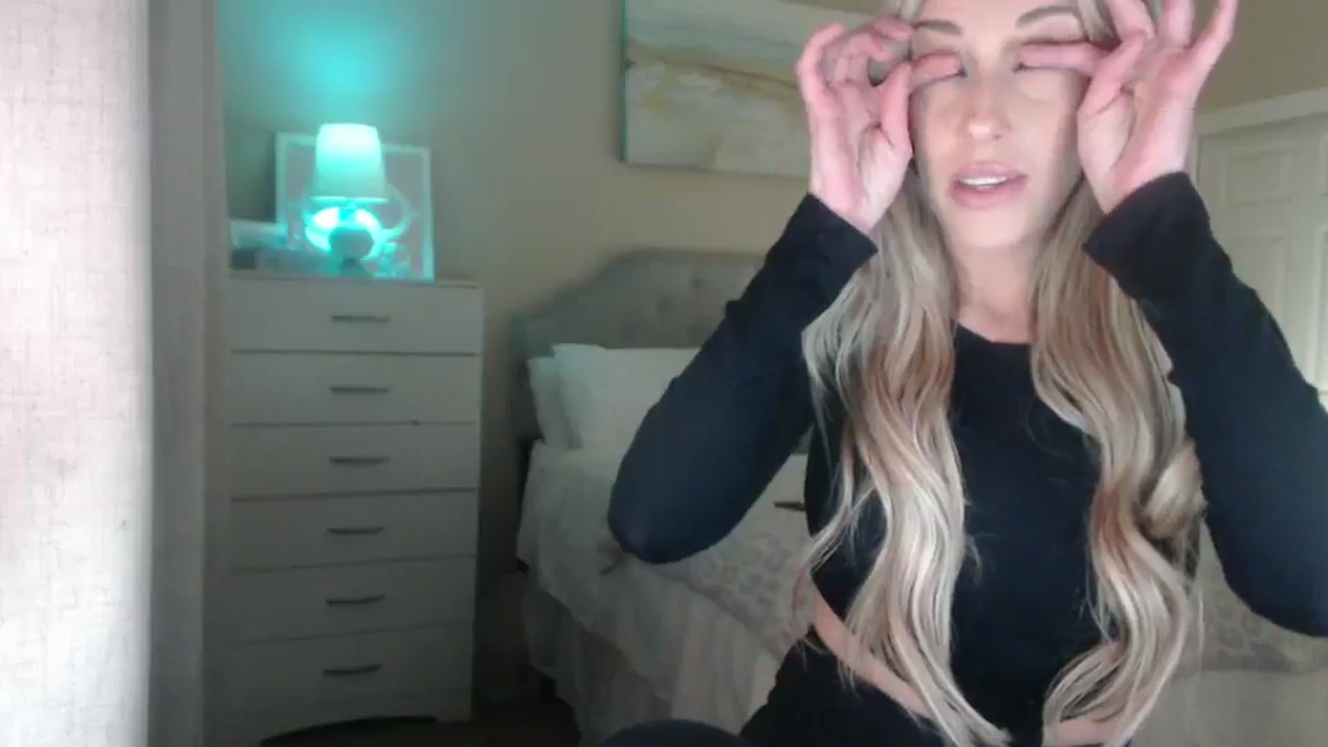 Gallery image thumbnail from Queen_bambii's myfreecams stream on, 04/01/2025, 05:02 image 4 of 20