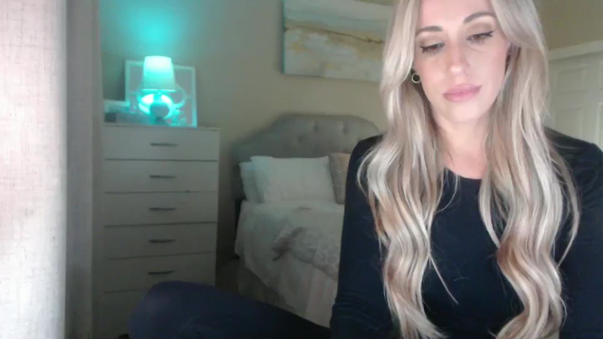 Gallery image thumbnail from Queen_bambii's myfreecams stream on, 04/01/2025, 05:02 image 9 of 20