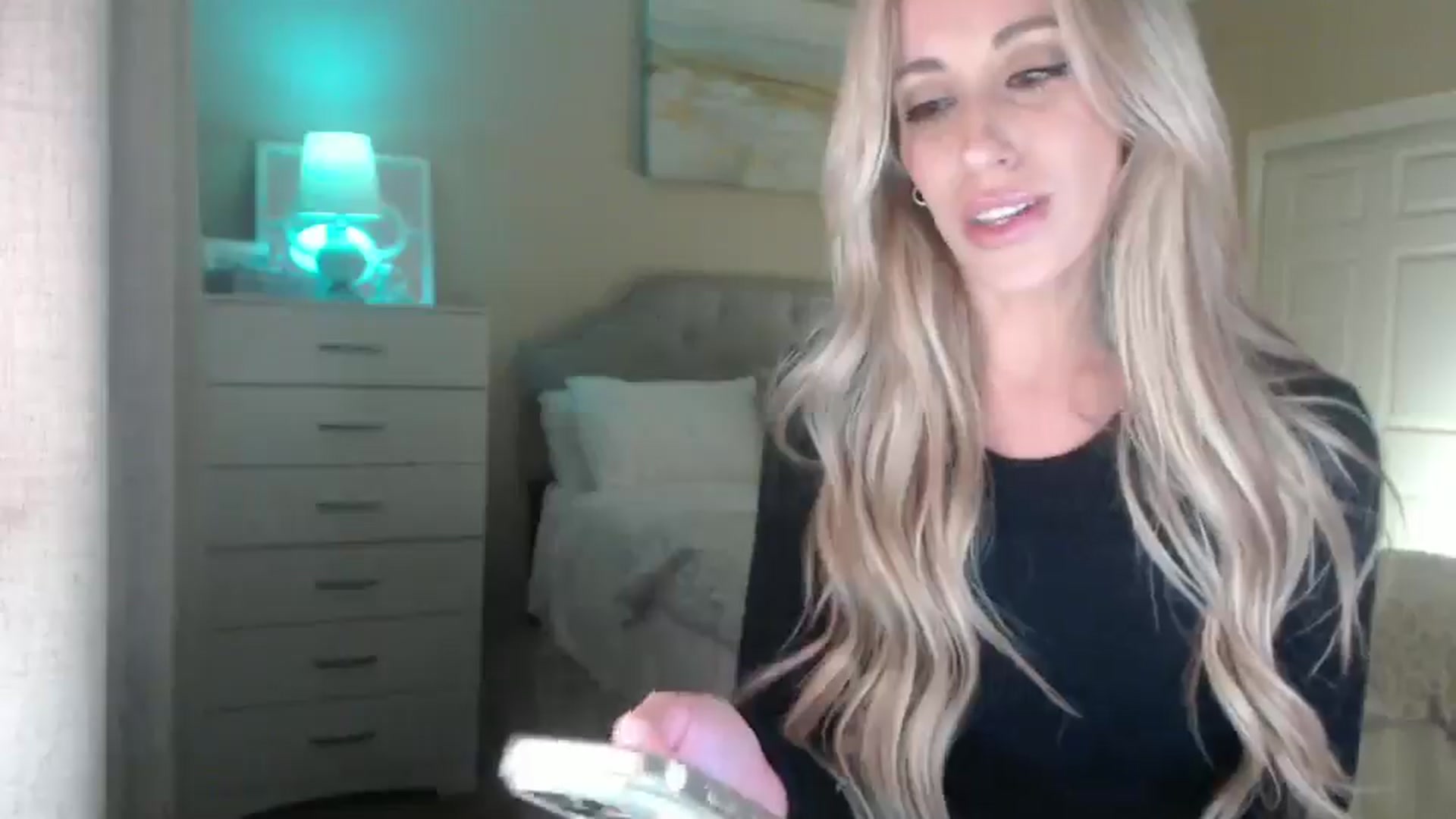 Gallery image thumbnail from Queen_bambii's myfreecams stream on, 04/01/2025, 06:22 image 8 of 20