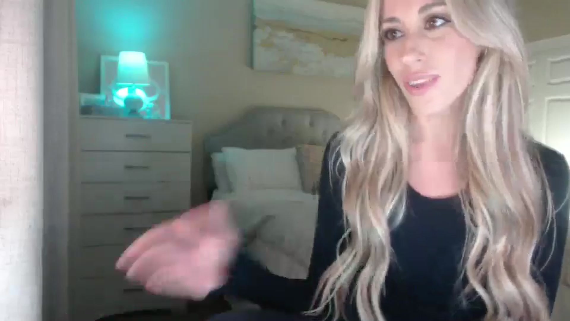 Gallery image thumbnail from Queen_bambii's myfreecams stream on, 04/01/2025, 06:22 image 13 of 20