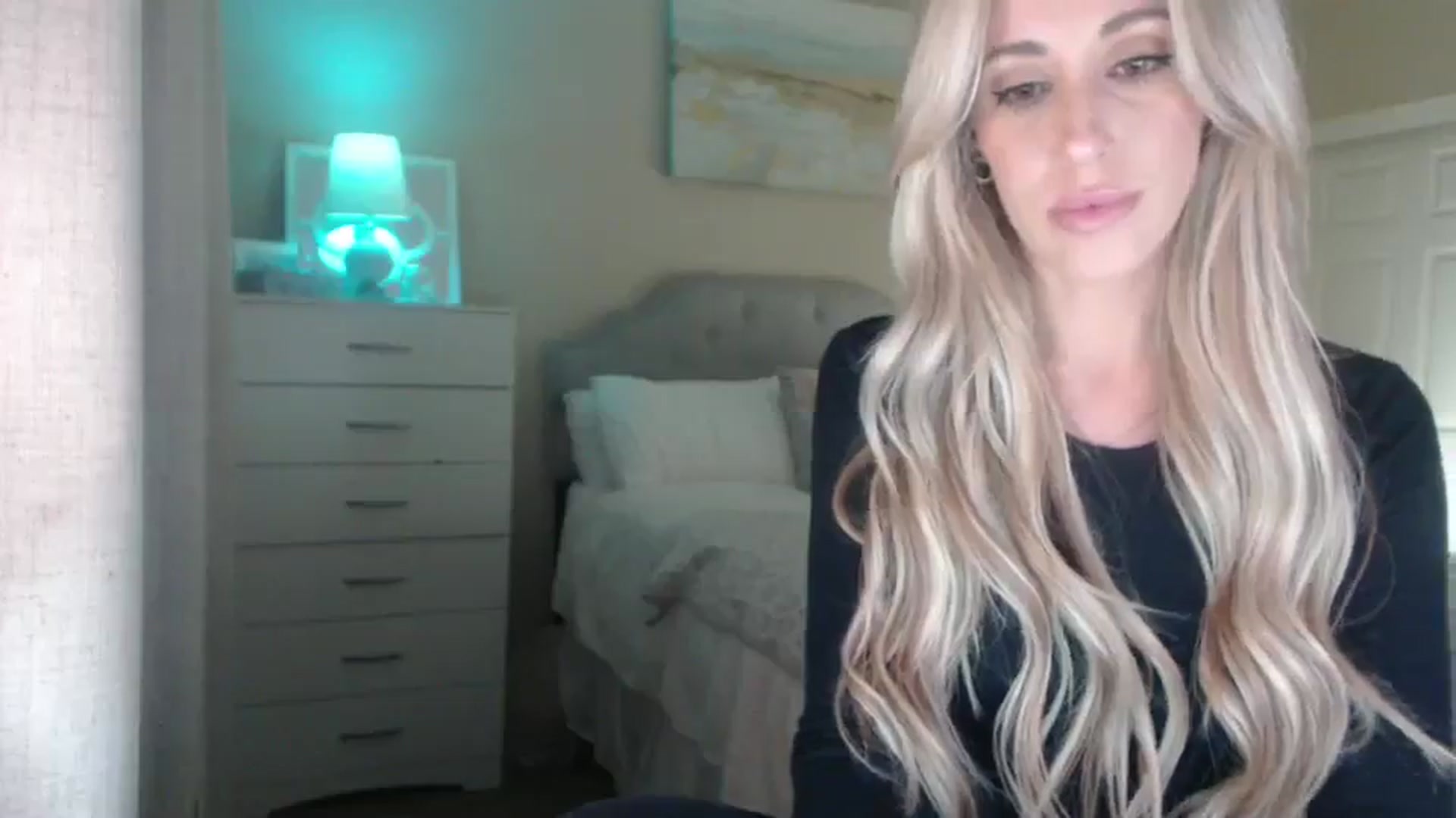 Gallery image thumbnail from Queen_bambii's myfreecams stream on, 04/01/2025, 06:22 image 4 of 20