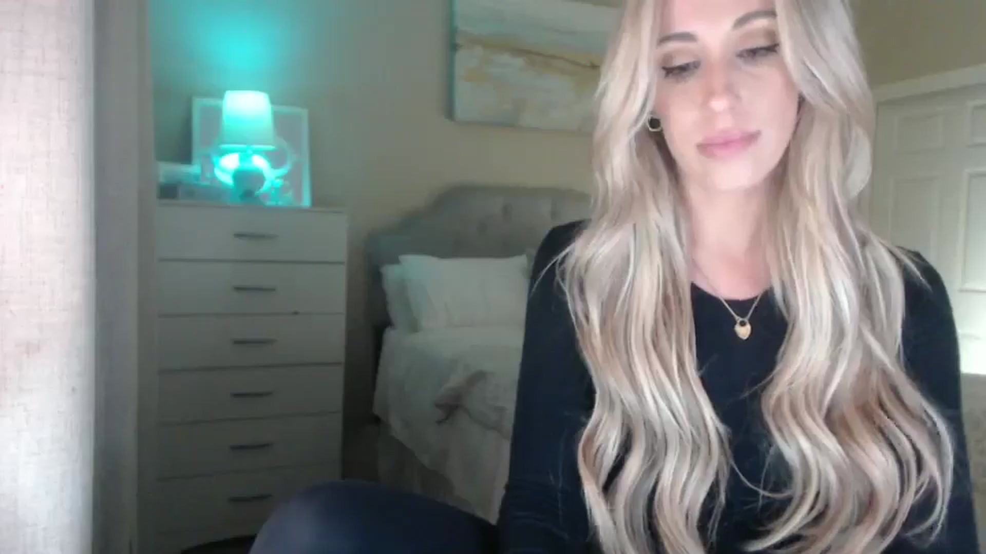 Gallery image thumbnail from Queen_bambii's myfreecams stream on, 04/01/2025, 06:22 image 2 of 20