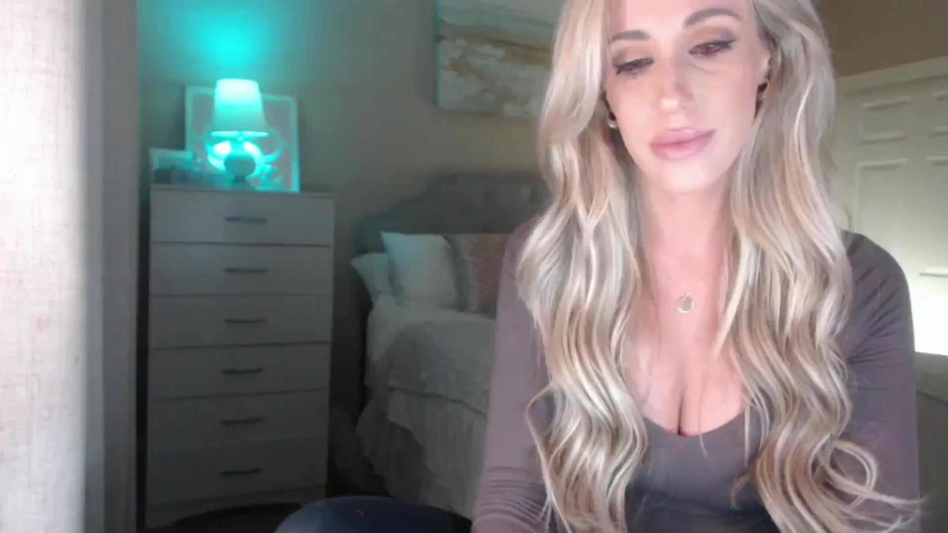 Gallery image thumbnail from Queen_bambii's myfreecams stream on, 04/06/2025, 05:32 image 19 of 20