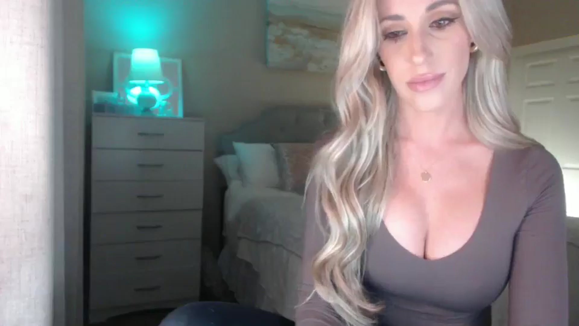 Gallery image thumbnail from Queen_bambii's myfreecams stream on, 04/06/2025, 05:32 image 18 of 20