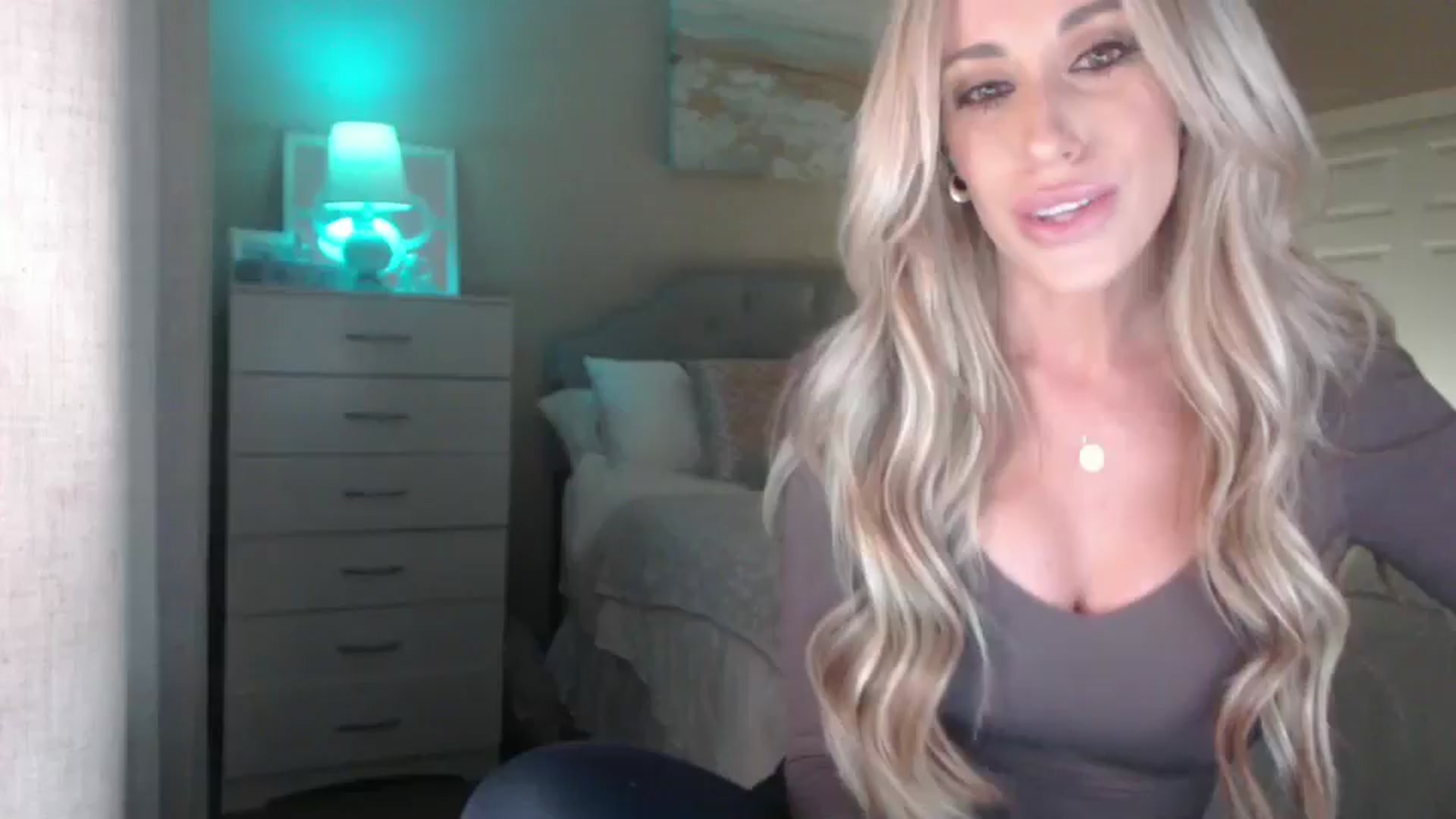 Gallery image thumbnail from Queen_bambii's myfreecams stream on, 04/06/2025, 05:32 image 8 of 20