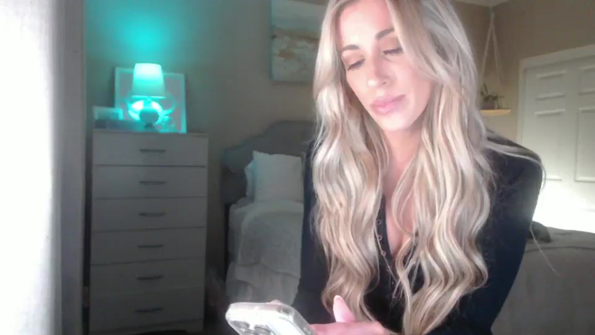 Gallery image thumbnail from Queen_bambii's myfreecams stream on, 04/08/2025, 05:24 image 17 of 20