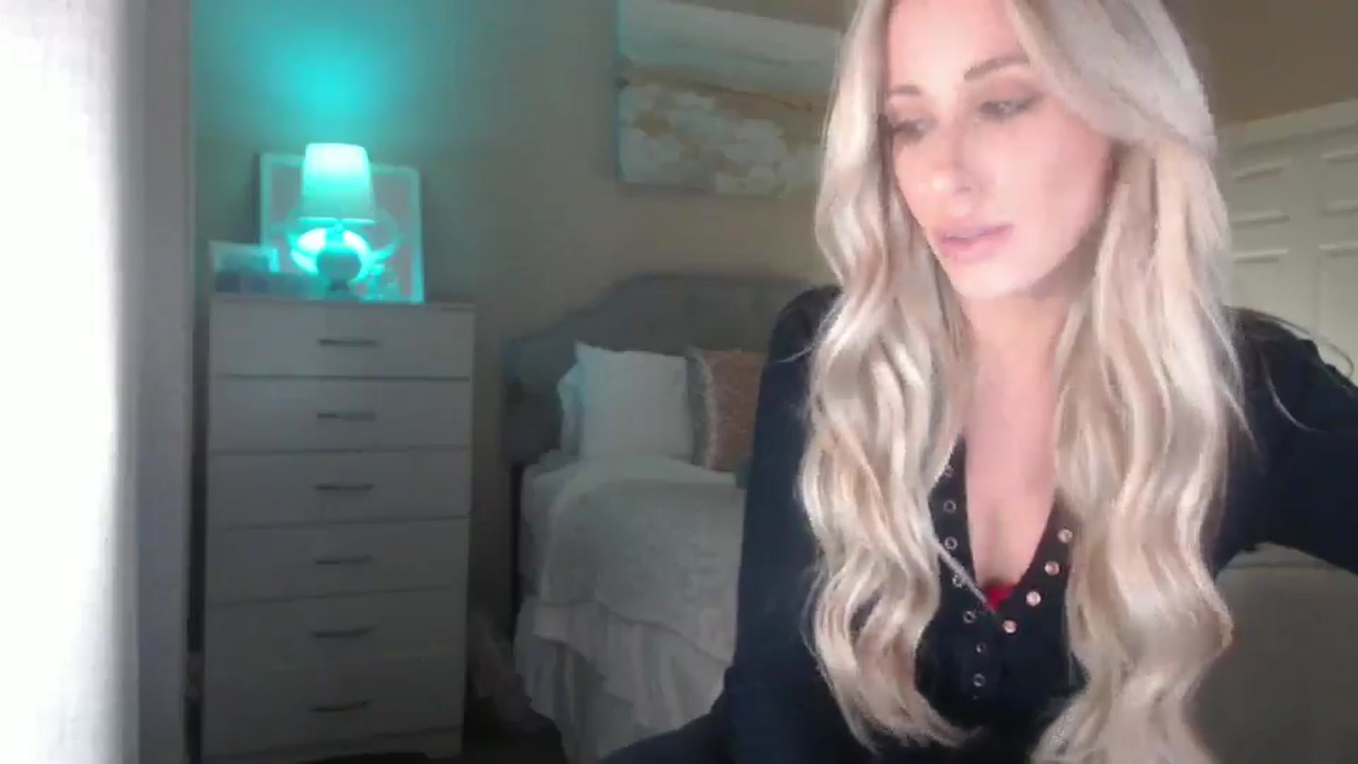Gallery image thumbnail from Queen_bambii's myfreecams stream on, 04/08/2025, 05:24 image 18 of 20