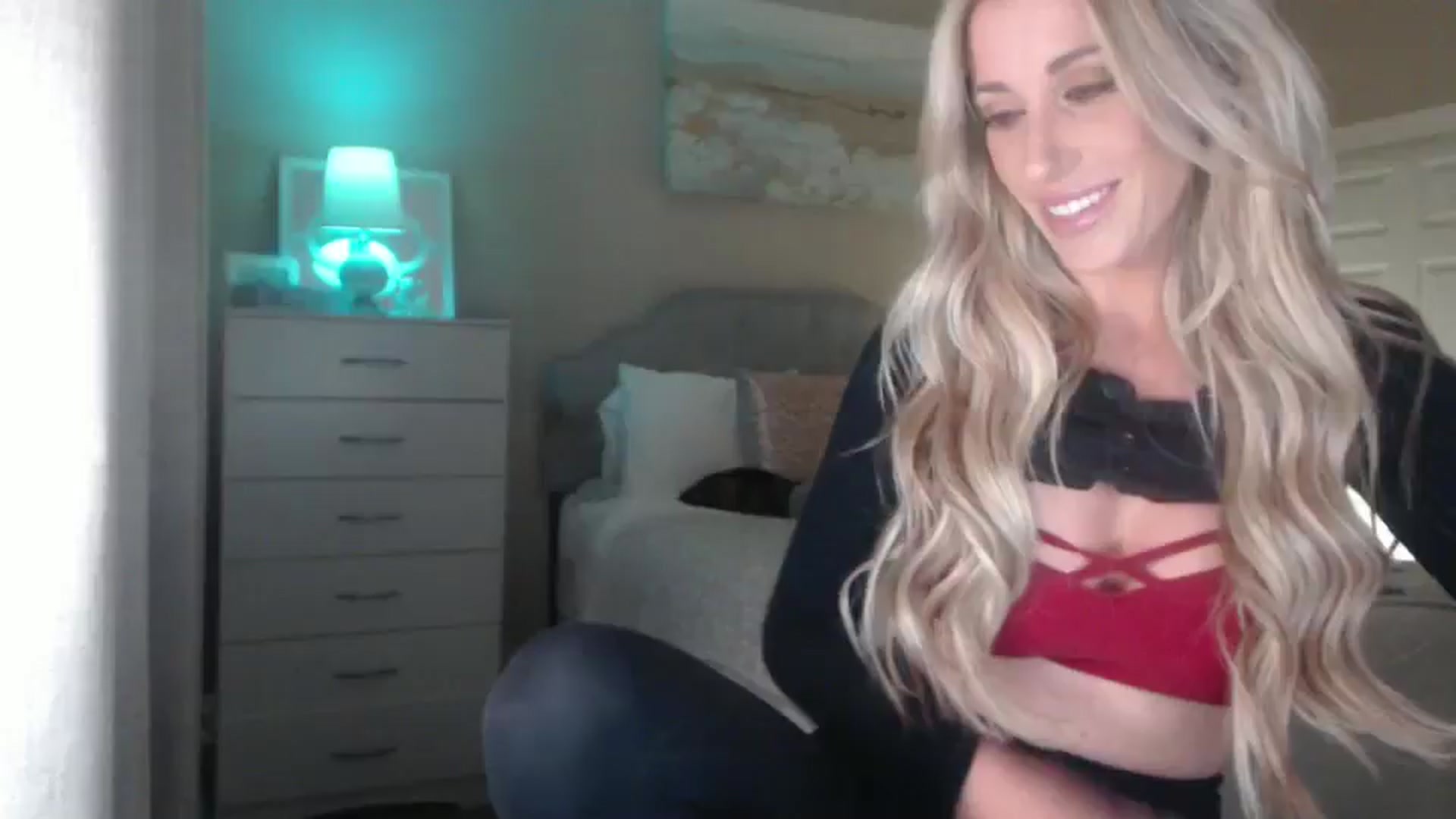 Gallery image thumbnail from Queen_bambii's myfreecams stream on, 04/08/2025, 05:57 image 20 of 20
