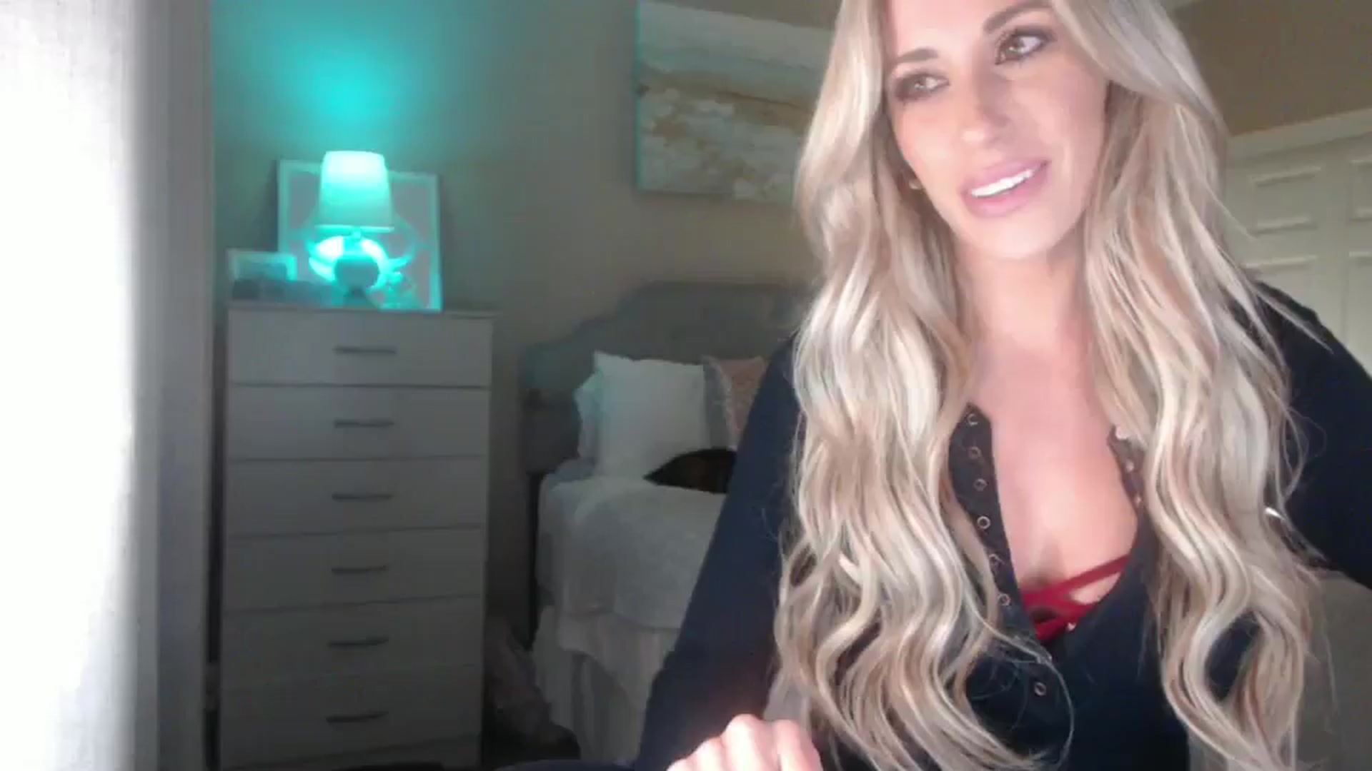 Gallery image thumbnail from Queen_bambii's myfreecams stream on, 04/08/2025, 05:57 image 3 of 20