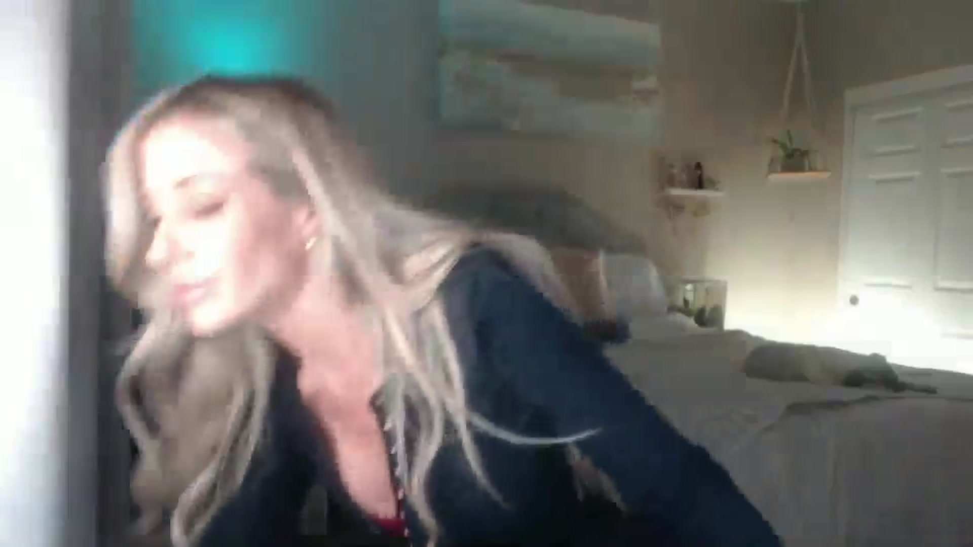 Gallery image thumbnail from Queen_bambii's myfreecams stream on, 04/08/2025, 05:57 image 19 of 20