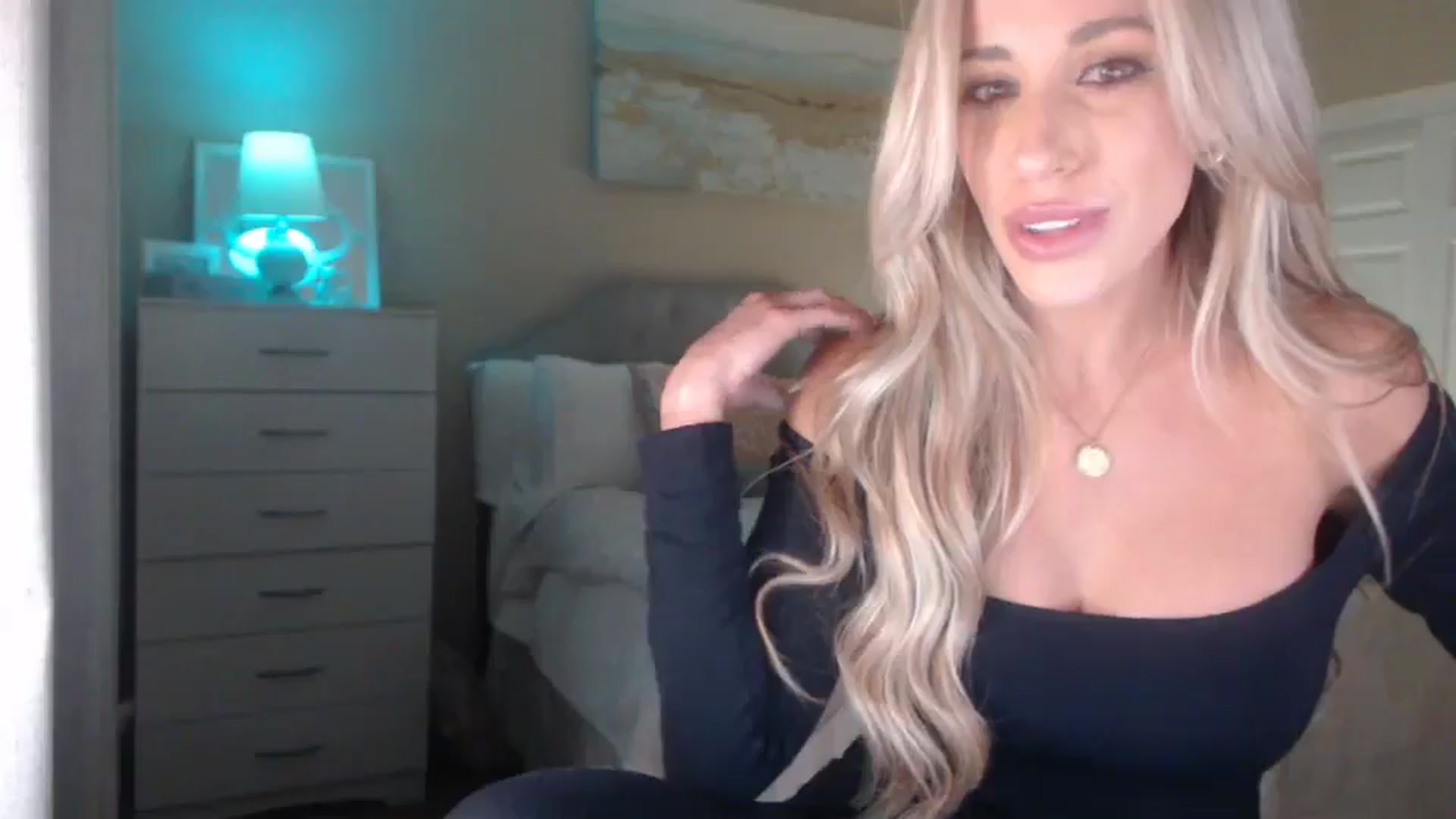 Gallery image thumbnail from Queen_bambii's myfreecams stream on, 04/10/2025, 04:58 image 20 of 20