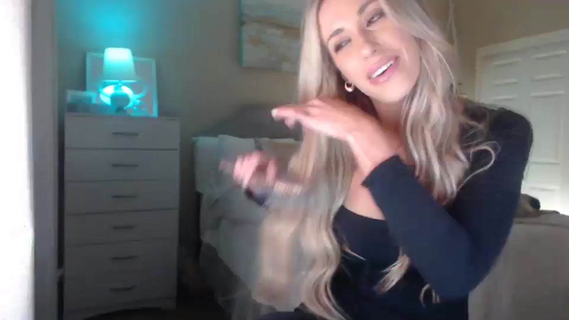 Gallery image thumbnail from Queen_bambii's myfreecams stream on, 04/10/2025, 04:58 image 1 of 20