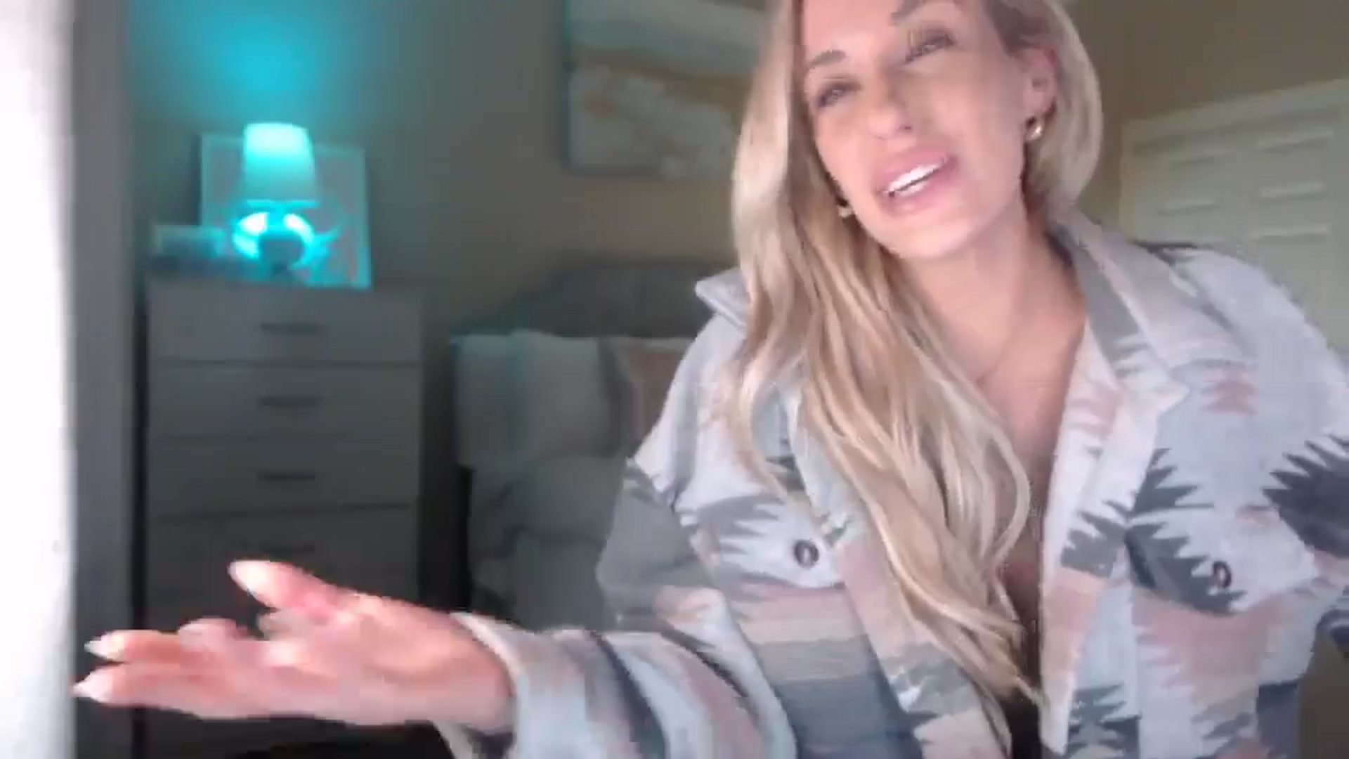 Gallery image thumbnail from Queen_bambii's myfreecams stream on, 04/10/2025, 06:11 image 18 of 20