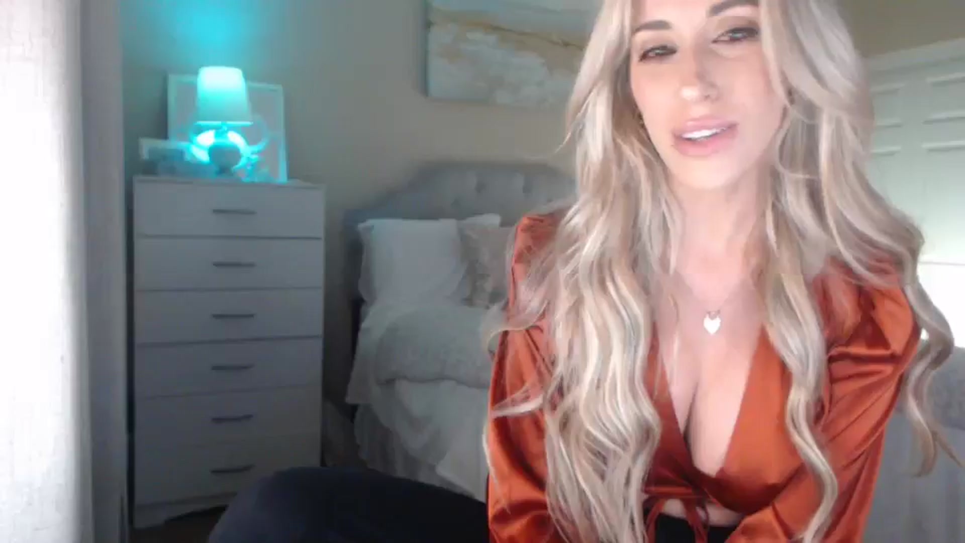 Gallery image thumbnail from Queen_bambii's myfreecams stream on, 04/11/2025, 04:39 image 8 of 20