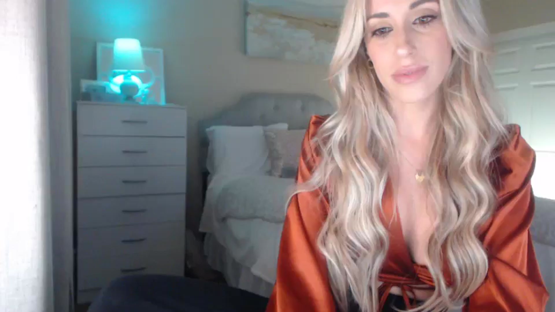 Gallery image thumbnail from Queen_bambii's myfreecams stream on, 04/11/2025, 04:39 image 10 of 20