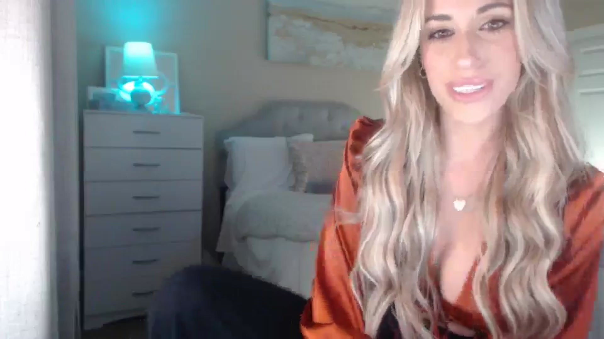 Gallery image thumbnail from Queen_bambii's myfreecams stream on, 04/11/2025, 04:39 image 11 of 20