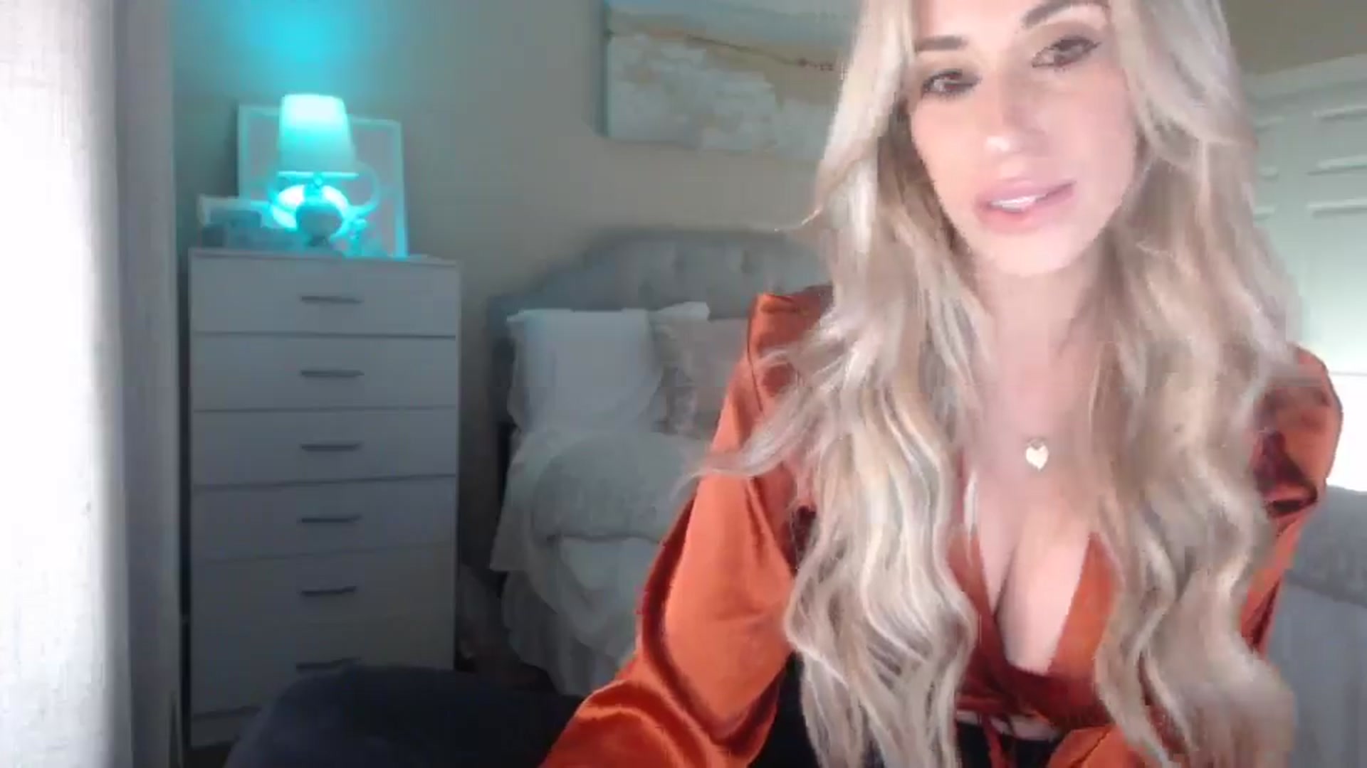 Gallery image thumbnail from Queen_bambii's myfreecams stream on, 04/11/2025, 04:39 image 9 of 20