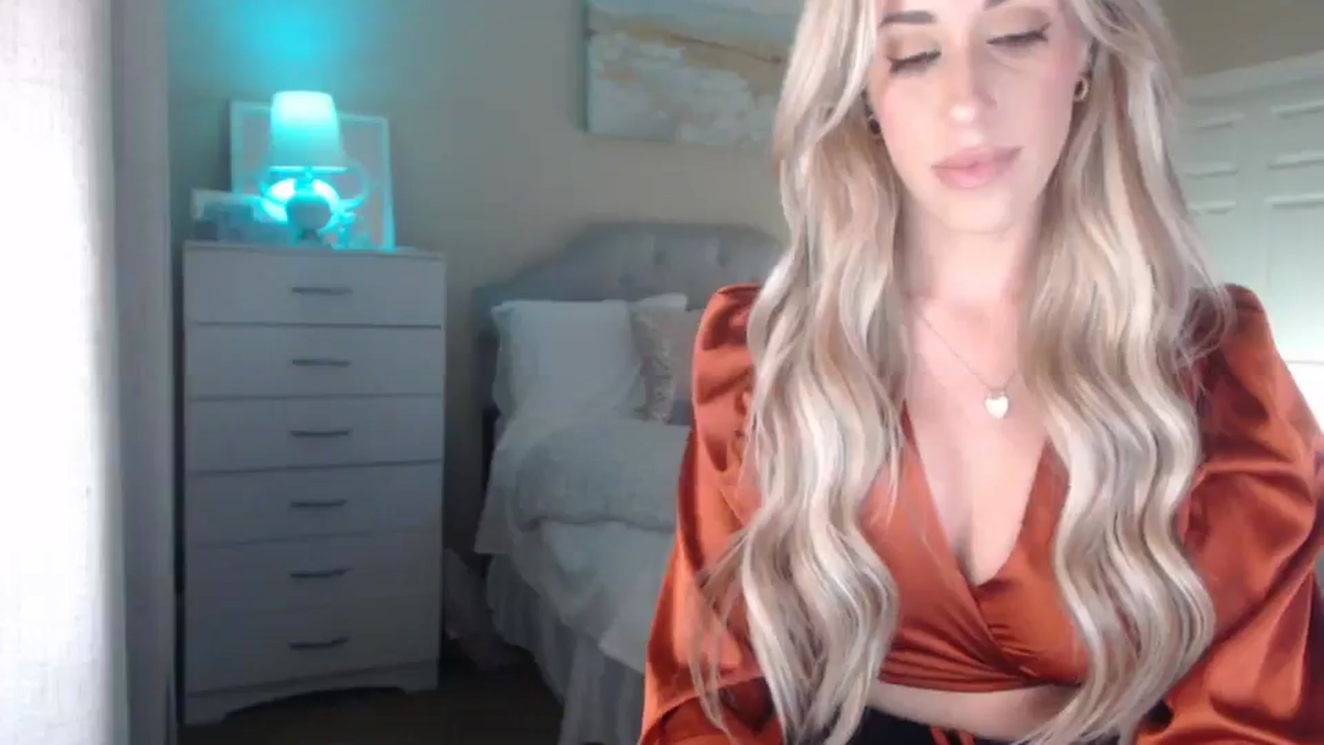 Gallery image thumbnail from Queen_bambii's myfreecams stream on, 04/11/2025, 04:39 image 2 of 20