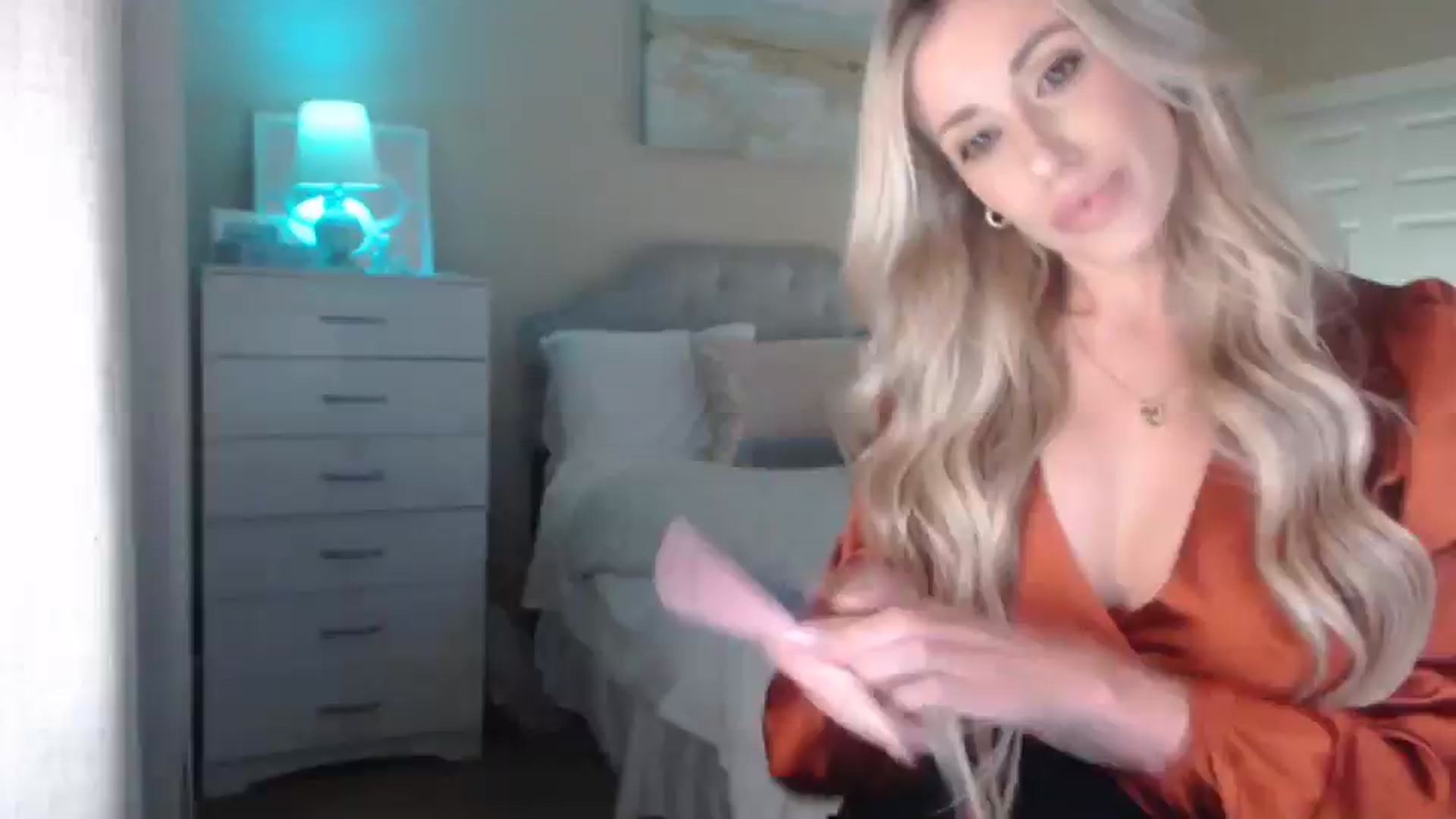 Gallery image thumbnail from Queen_bambii's myfreecams stream on, 04/11/2025, 04:39 image 1 of 20