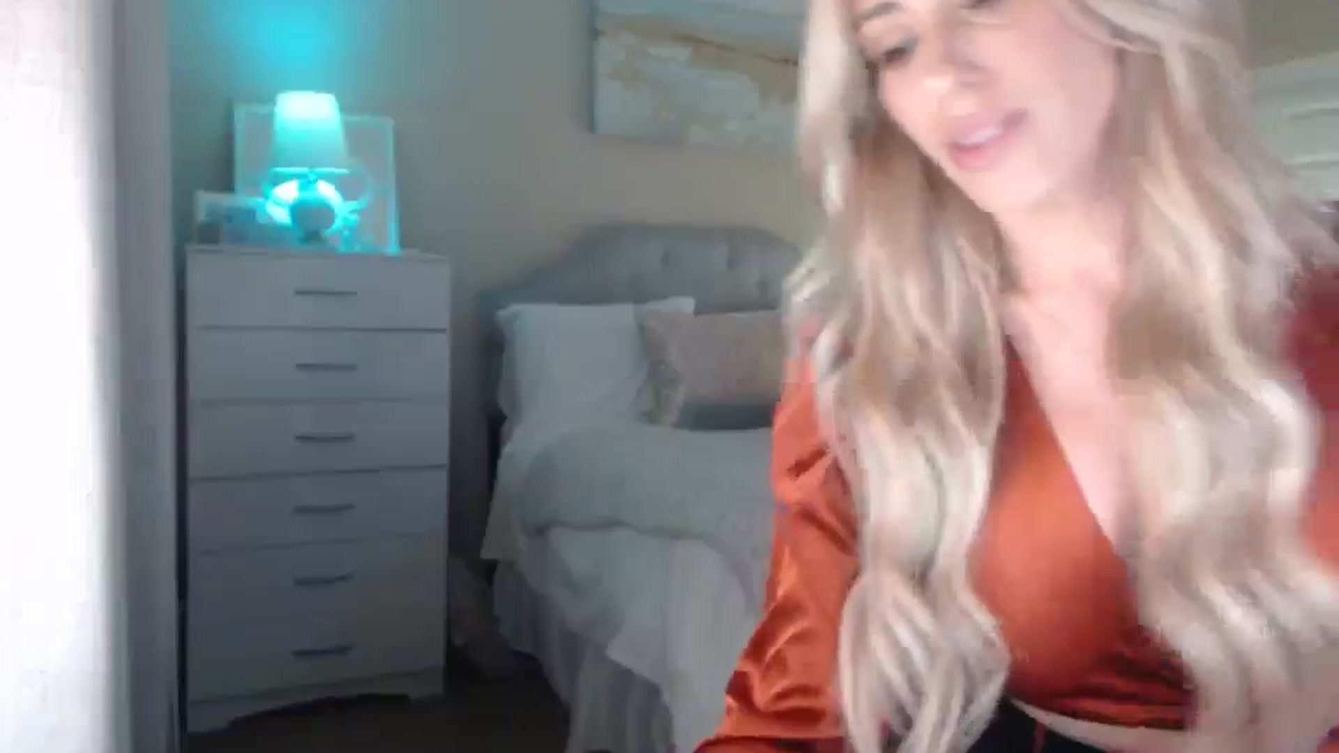 Gallery image thumbnail from Queen_bambii's myfreecams stream on, 04/11/2025, 04:39 image 5 of 20