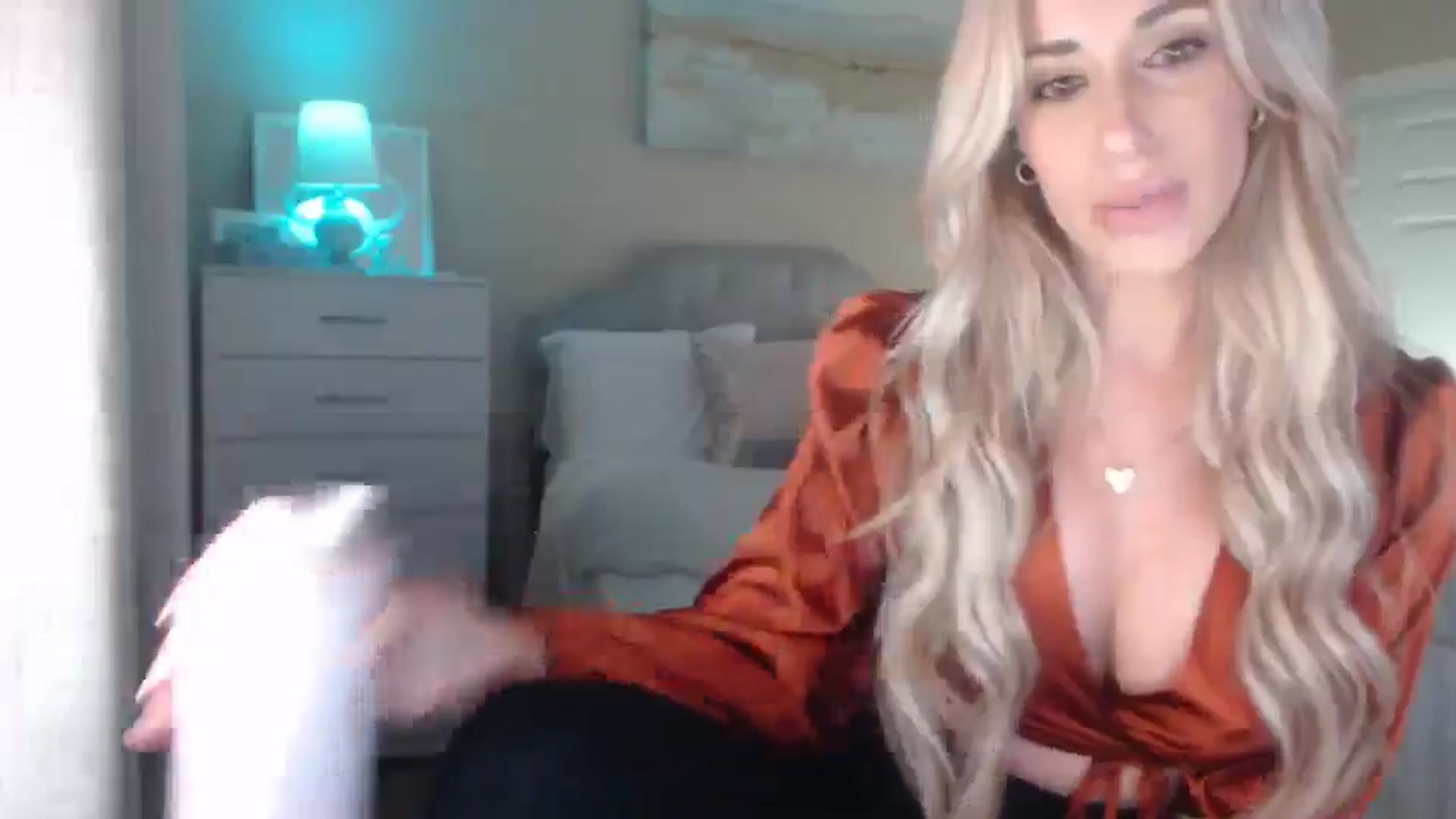 Gallery image thumbnail from Queen_bambii's myfreecams stream on, 04/11/2025, 04:39 image 14 of 20