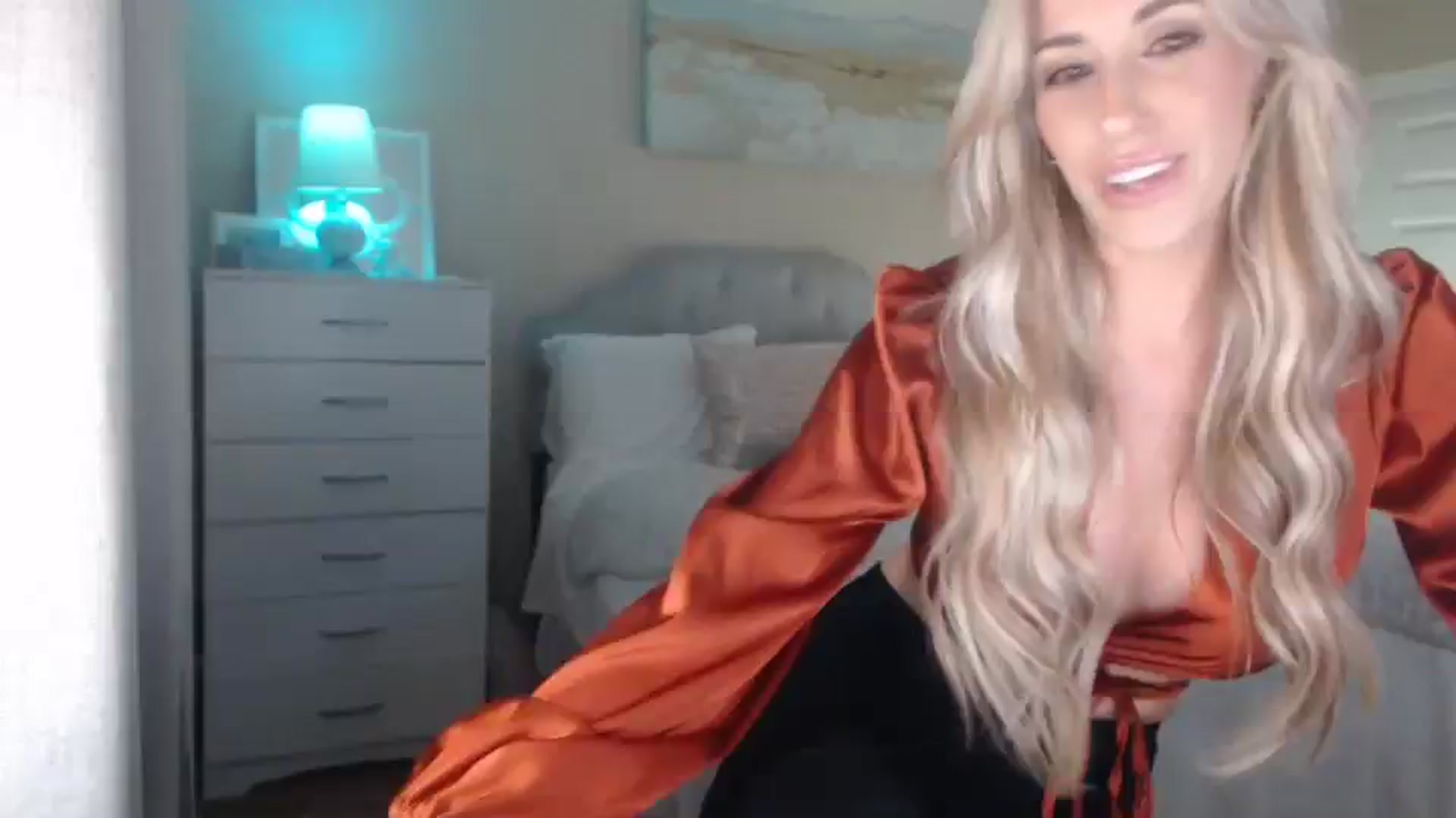 Gallery image thumbnail from Queen_bambii's myfreecams stream on, 04/11/2025, 06:04 image 1 of 20