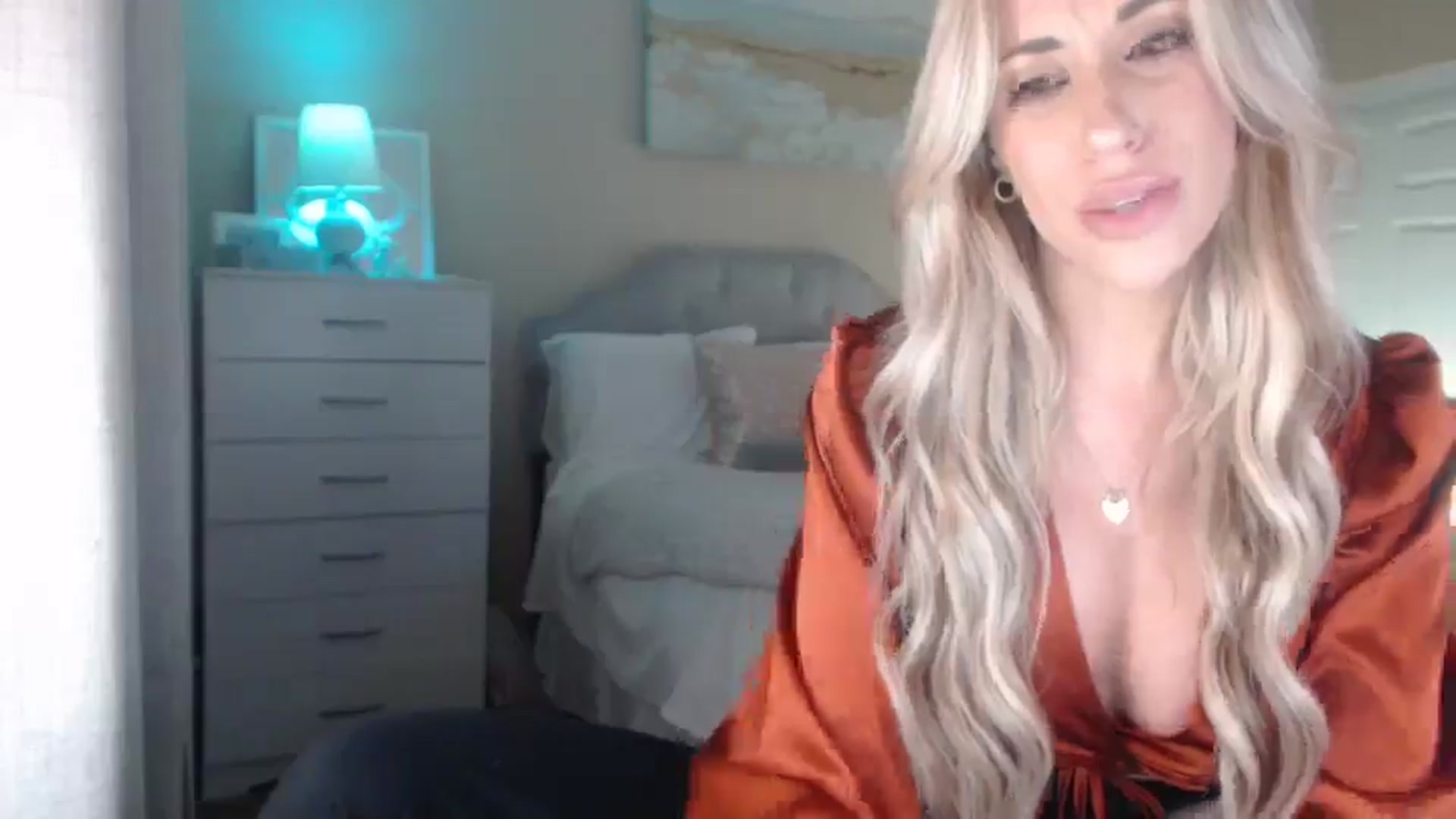 Gallery image thumbnail from Queen_bambii's myfreecams stream on, 04/11/2025, 06:04 image 16 of 20
