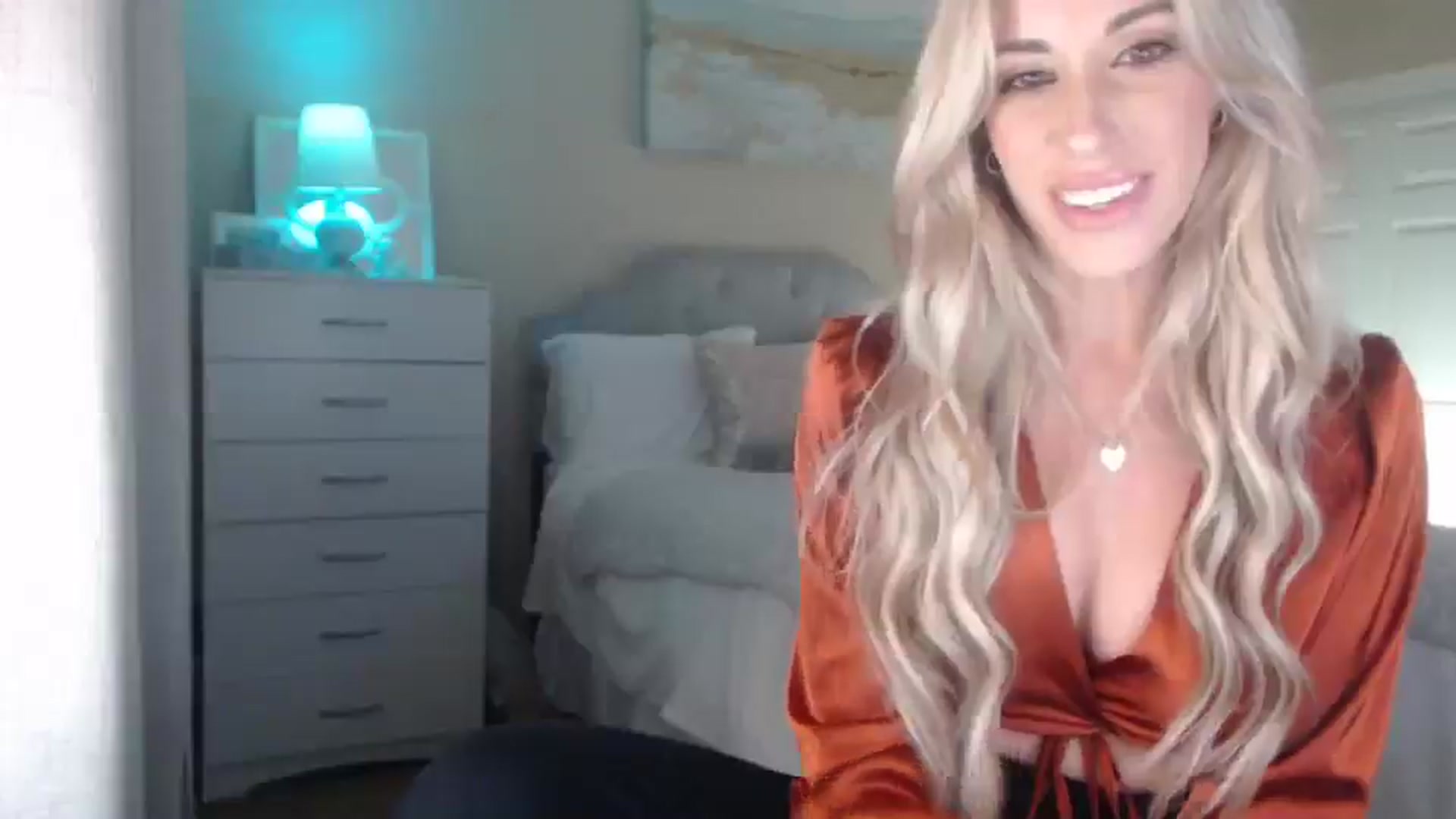 Gallery image thumbnail from Queen_bambii's myfreecams stream on, 04/11/2025, 06:04 image 14 of 20