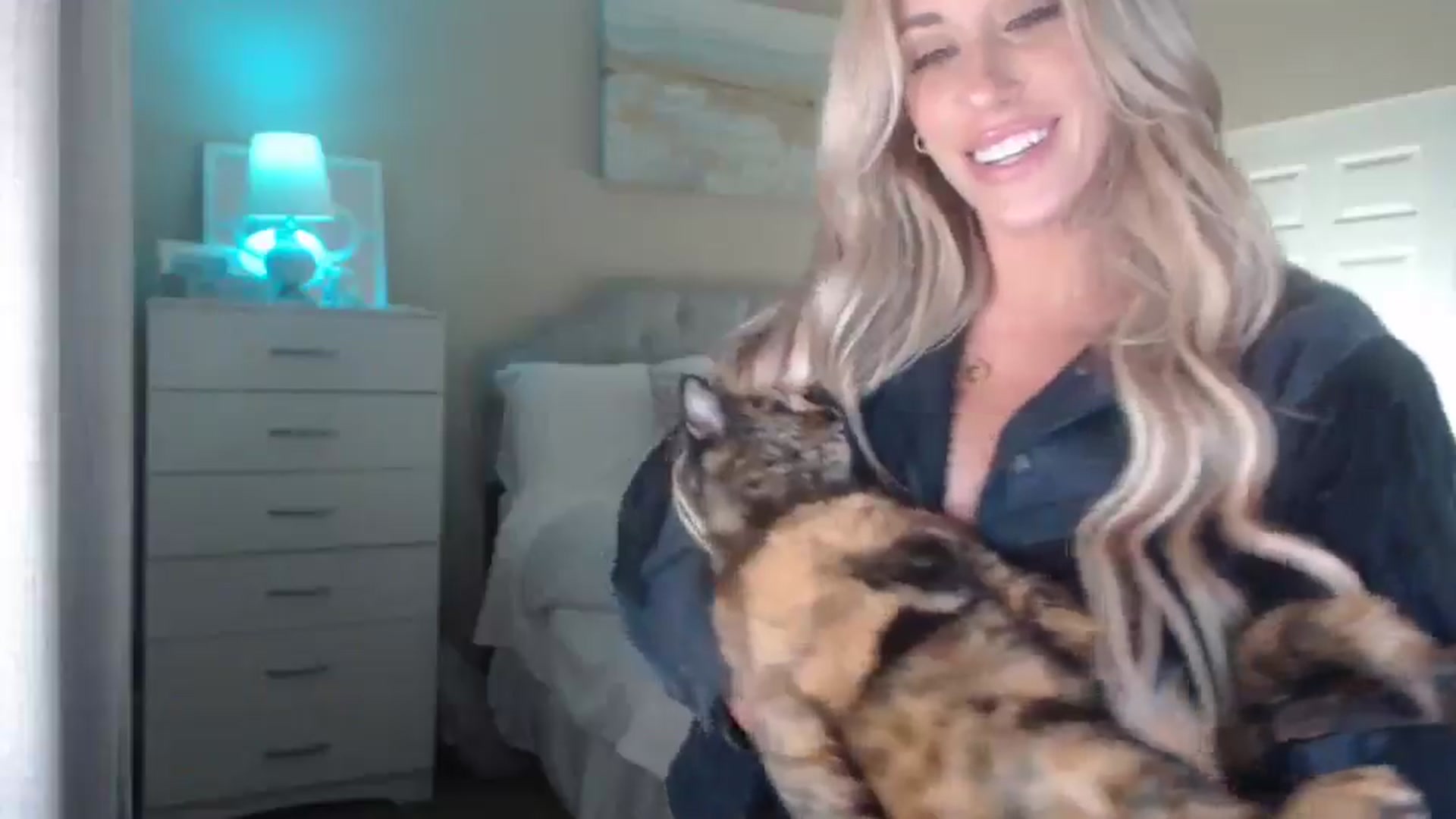 Gallery image thumbnail from Queen_bambii's myfreecams stream on, 04/11/2025, 06:45 image 19 of 20