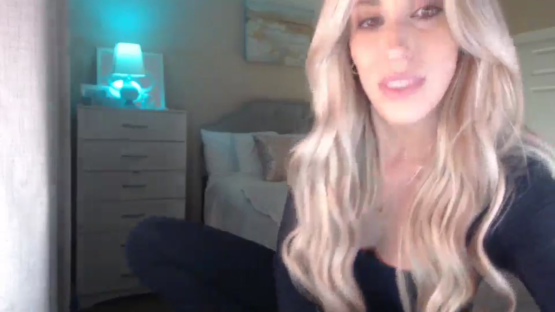 Gallery image thumbnail from Queen_bambii's myfreecams stream on, 04/15/2025, 06:26 image 16 of 20