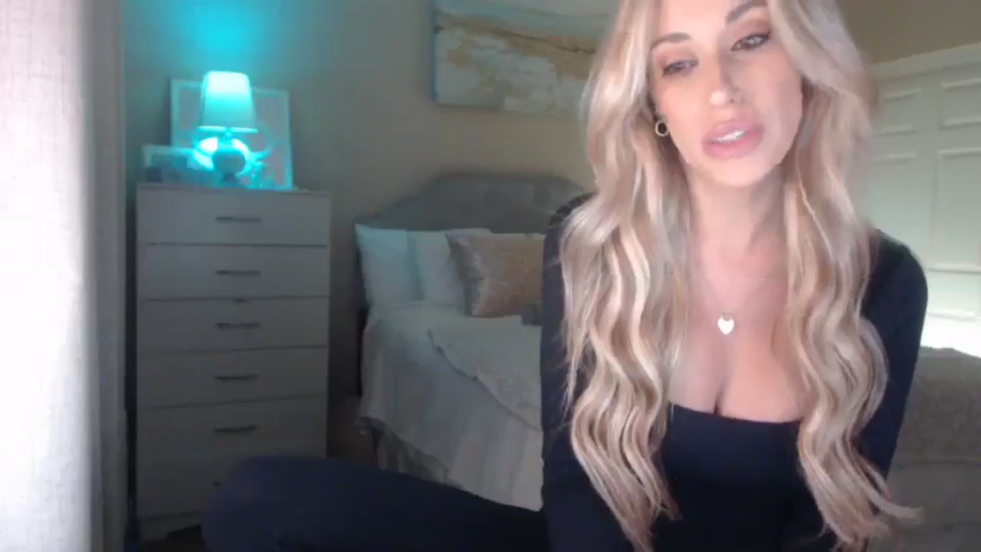 Gallery image thumbnail from Queen_bambii's myfreecams stream on, 04/15/2025, 06:26 image 2 of 20
