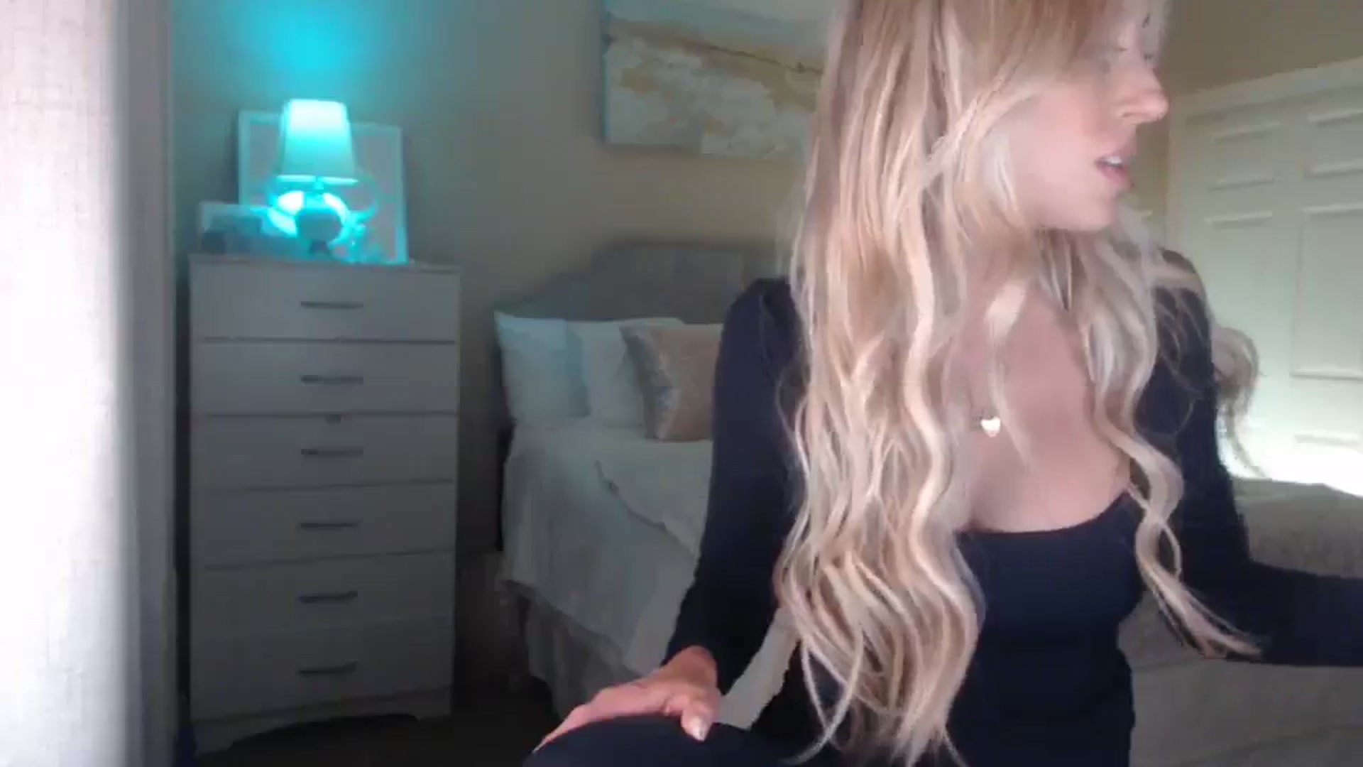 Gallery image thumbnail from Queen_bambii's myfreecams stream on, 04/15/2025, 06:26 image 5 of 20