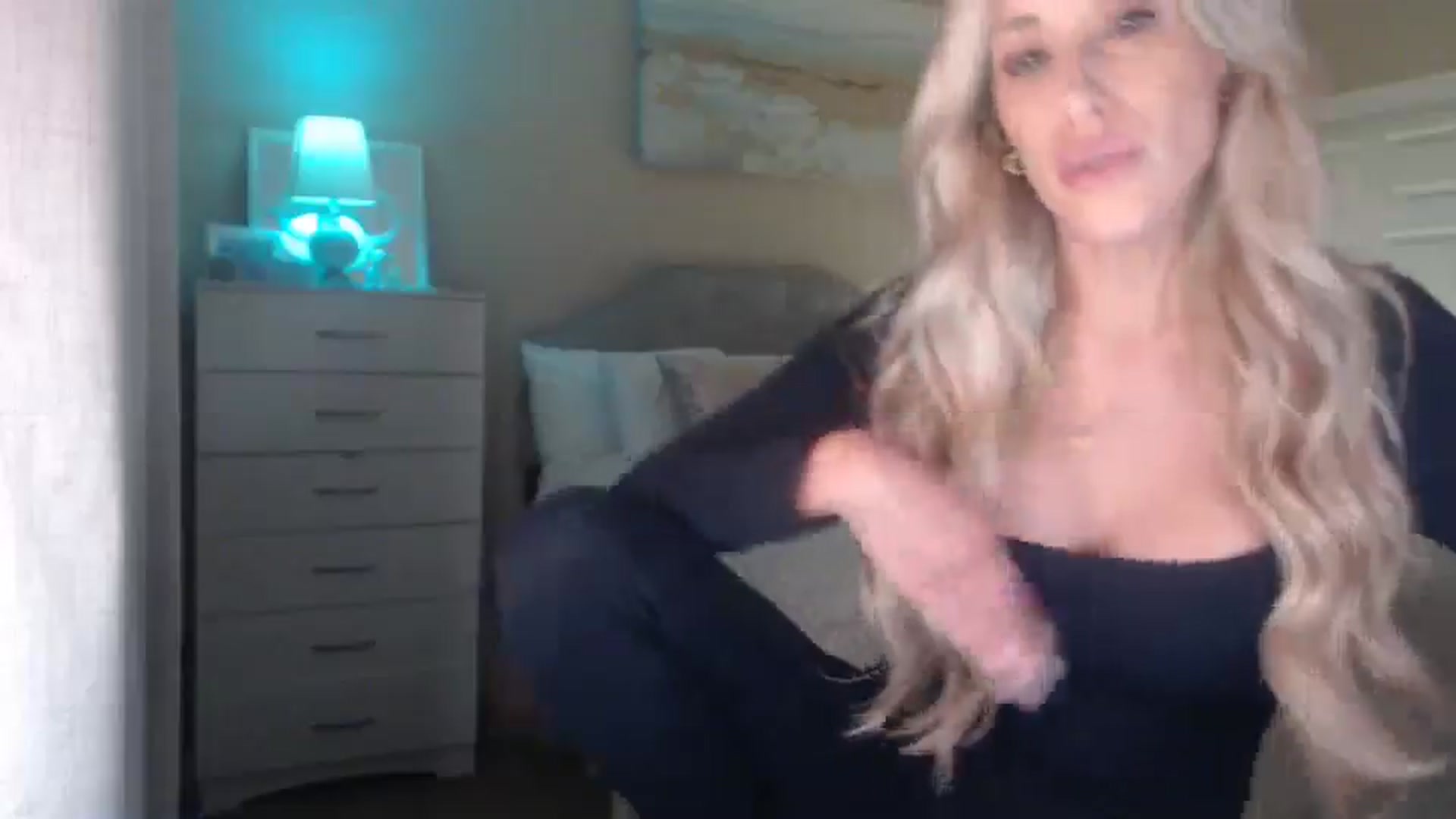 Gallery image thumbnail from Queen_bambii's myfreecams stream on, 04/15/2025, 06:26 image 20 of 20