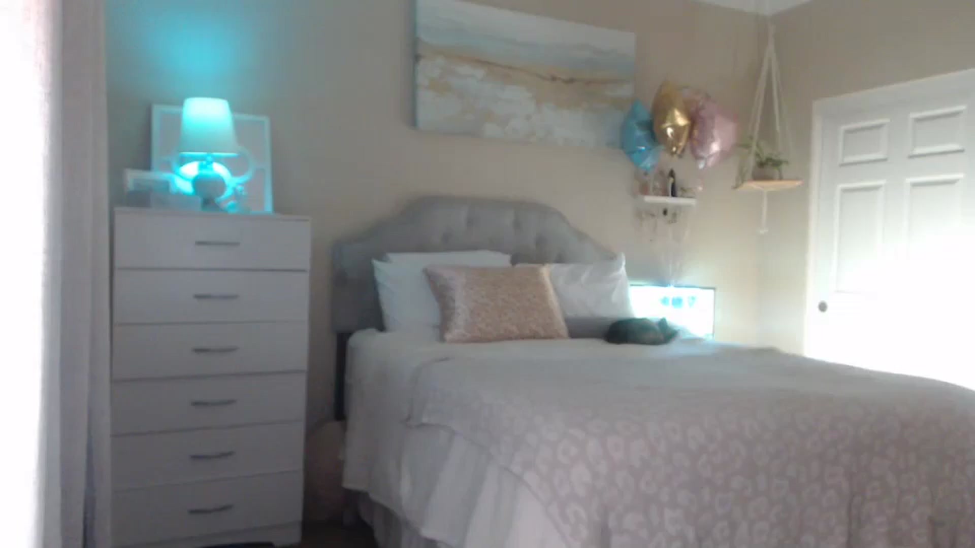 Gallery image thumbnail from Queen_bambii's myfreecams stream on, 04/19/2025, 05:33 image 5 of 20