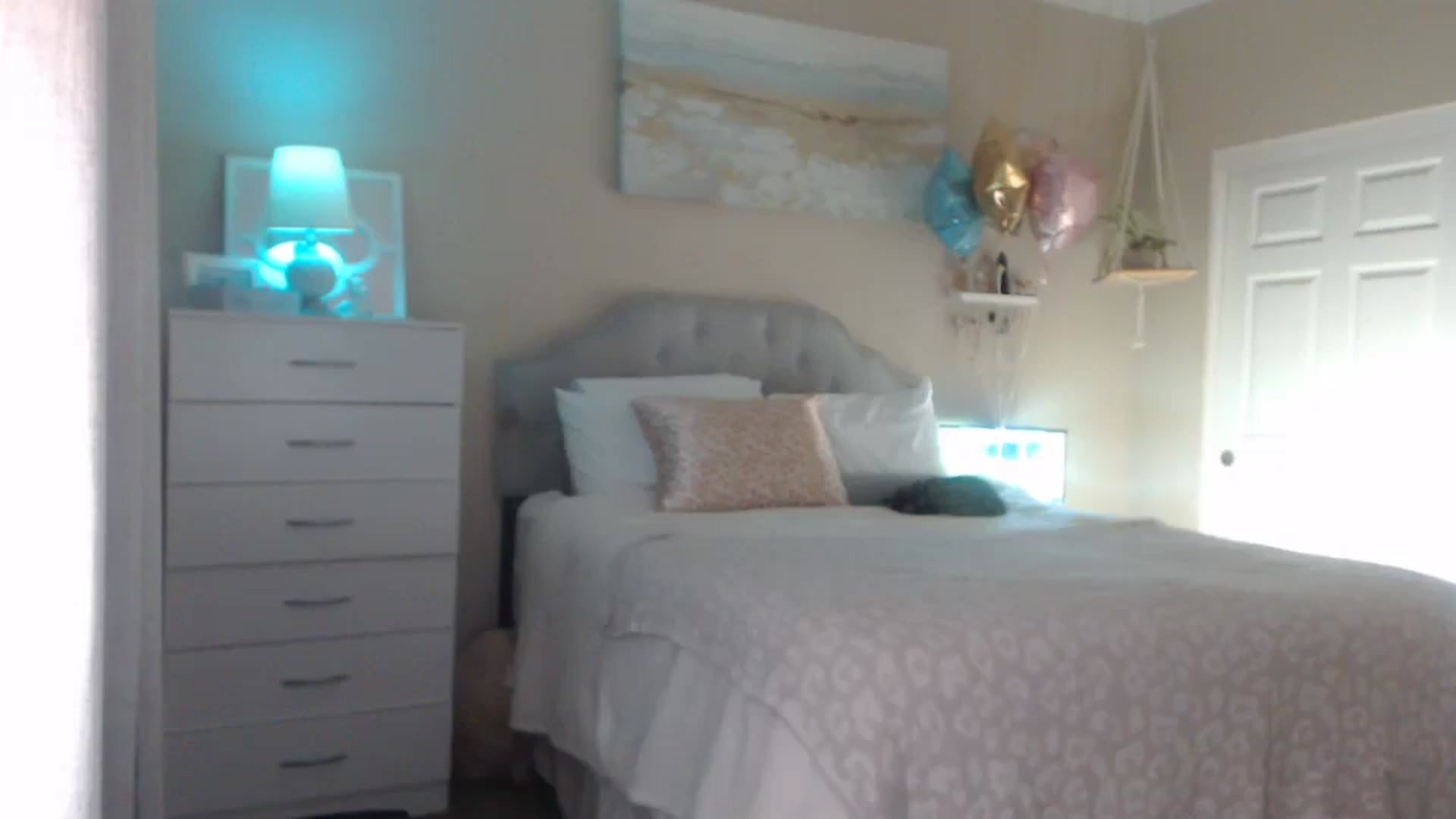 Gallery image thumbnail from Queen_bambii's myfreecams stream on, 04/19/2025, 05:33 image 13 of 20