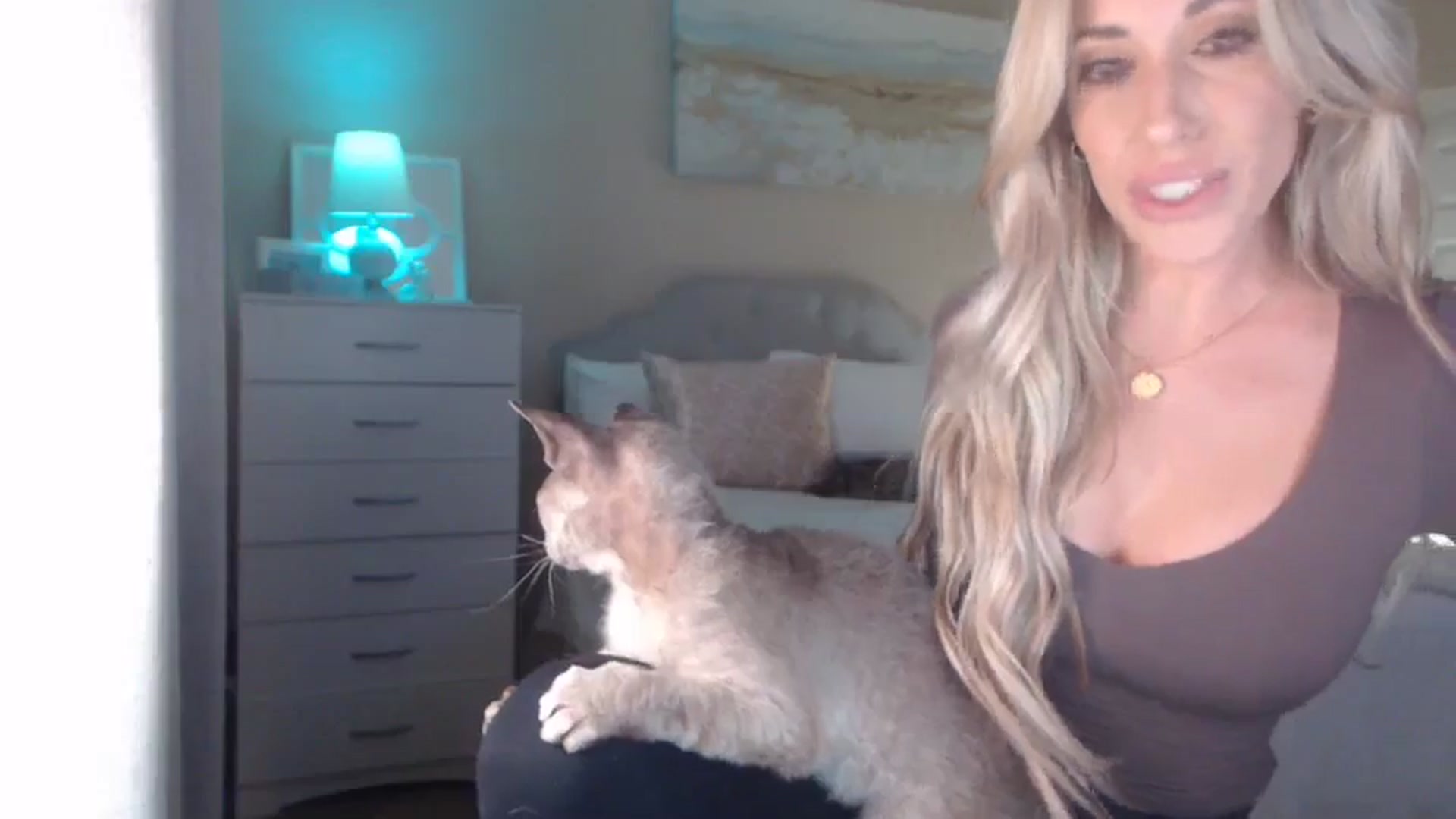 Gallery image thumbnail from Queen_bambii's myfreecams stream on, 04/22/2025, 07:15 image 19 of 20