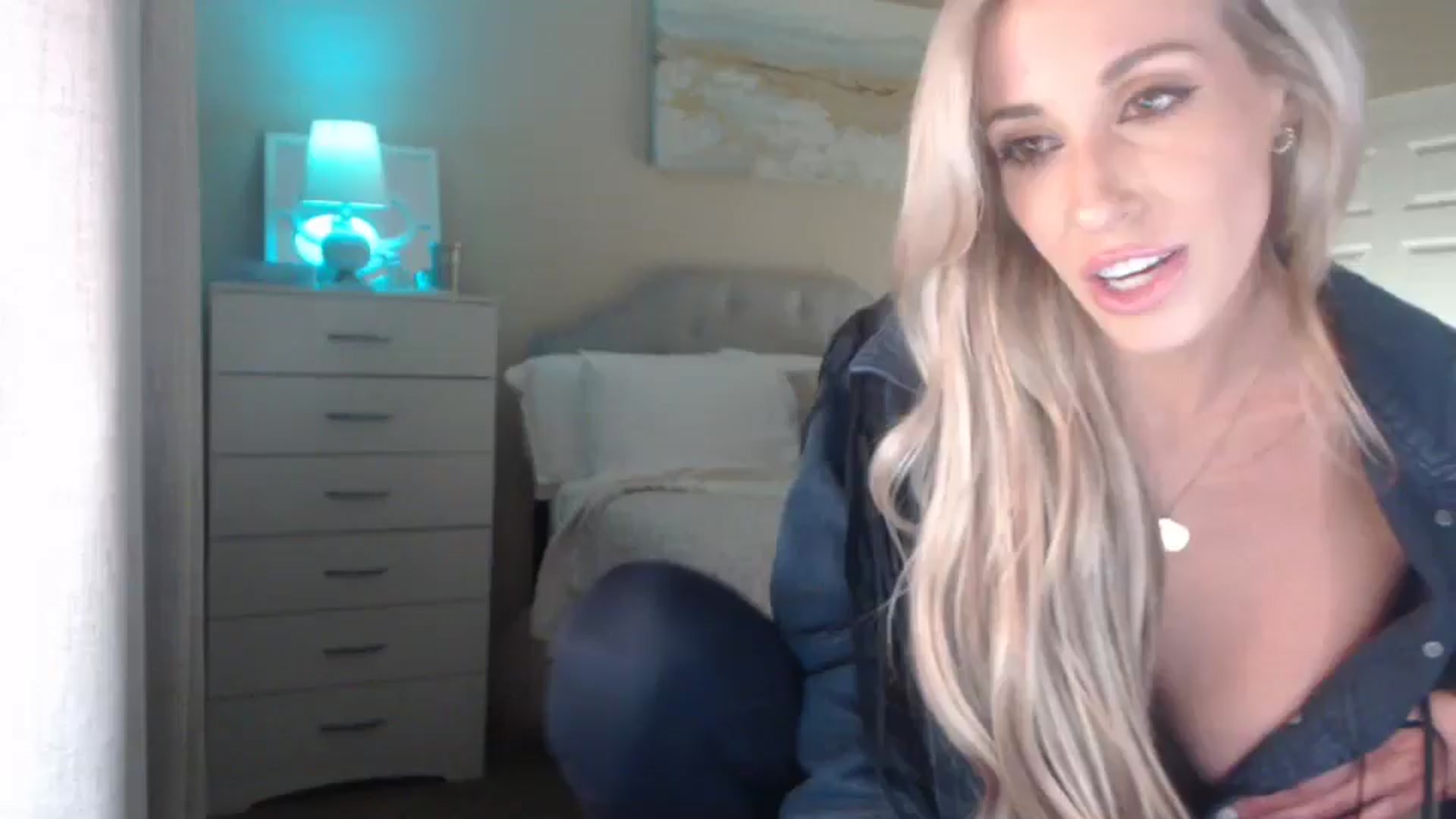 Gallery image thumbnail from Queen_bambii's myfreecams stream on, 05/02/2025, 07:19 image 20 of 20