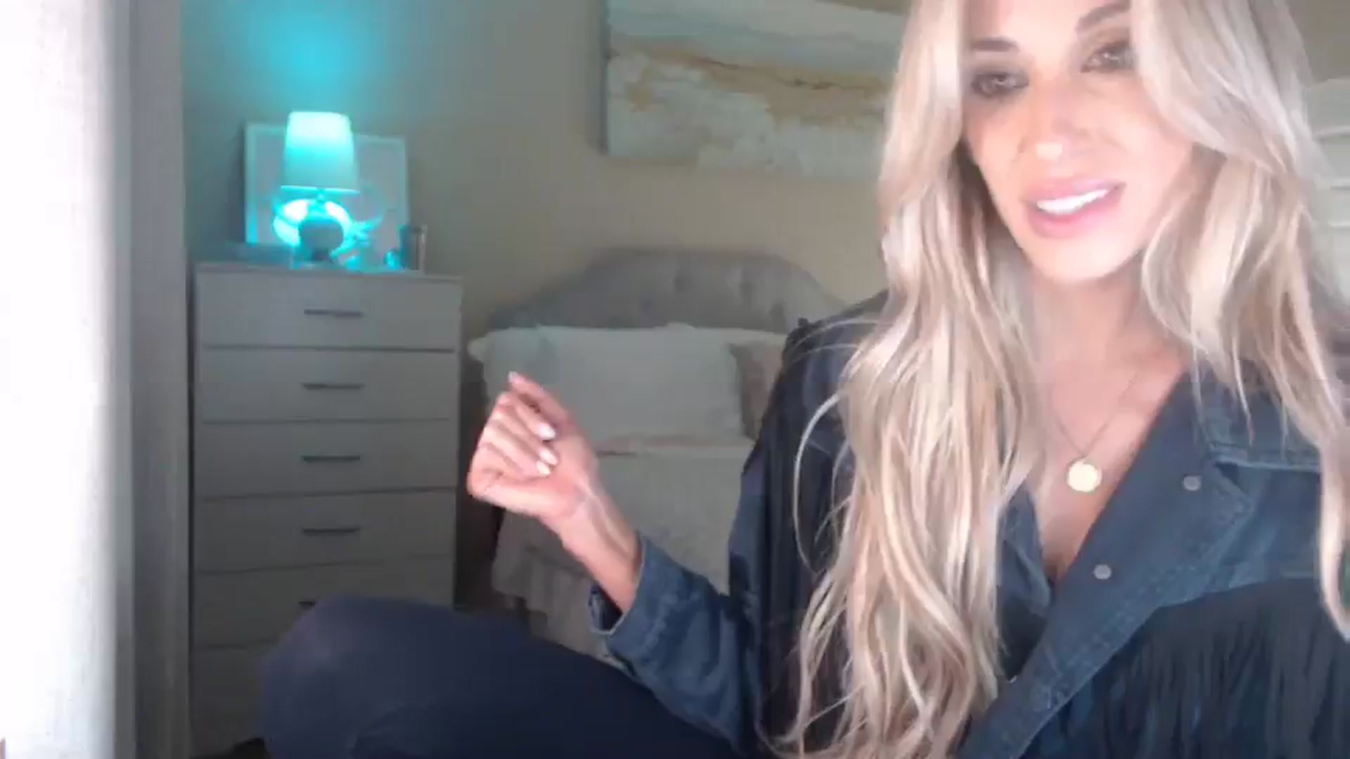 Gallery image thumbnail from Queen_bambii's myfreecams stream on, 05/02/2025, 07:19 image 18 of 20