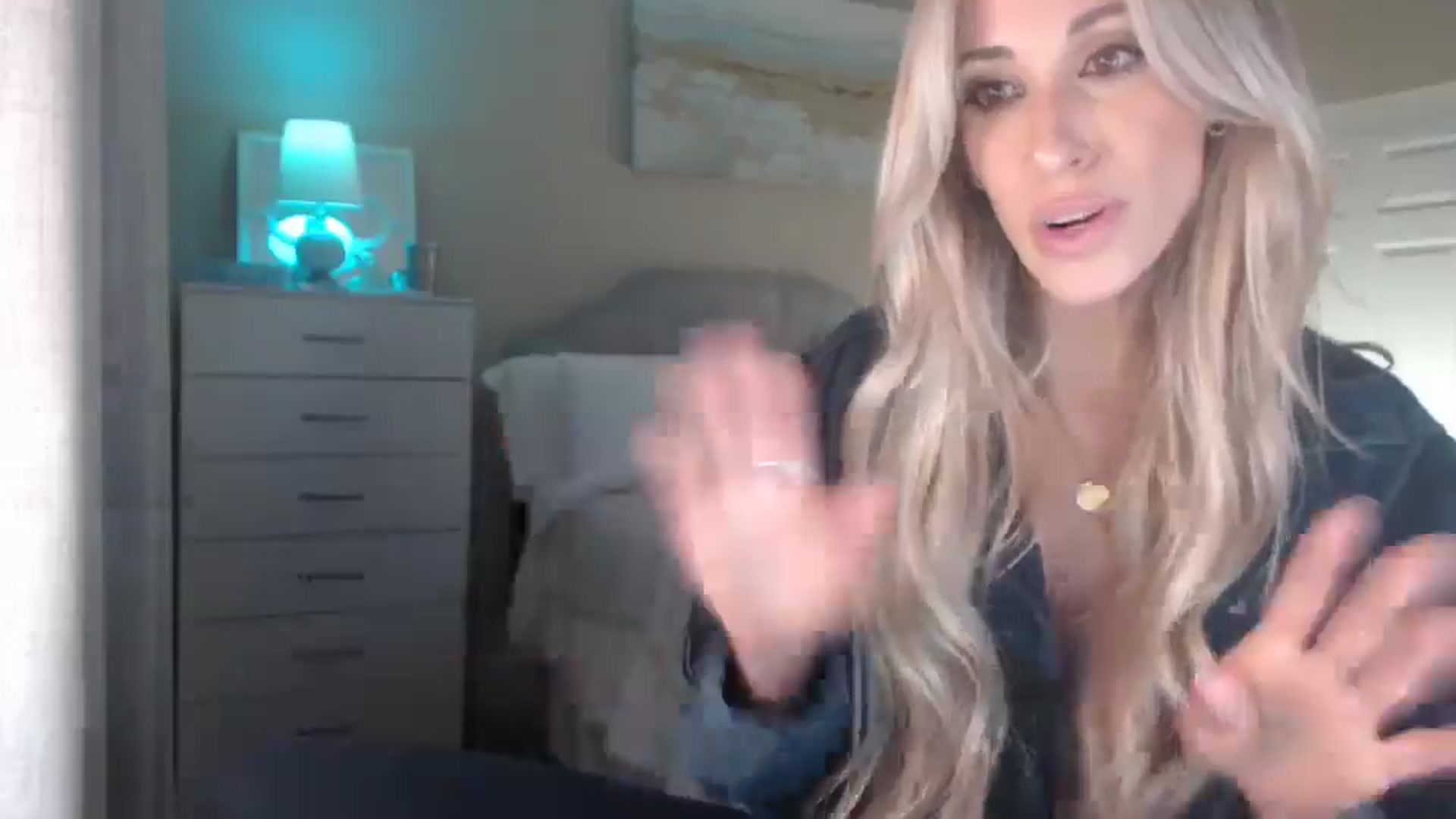 Gallery image thumbnail from Queen_bambii's myfreecams stream on, 05/02/2025, 07:19 image 9 of 20