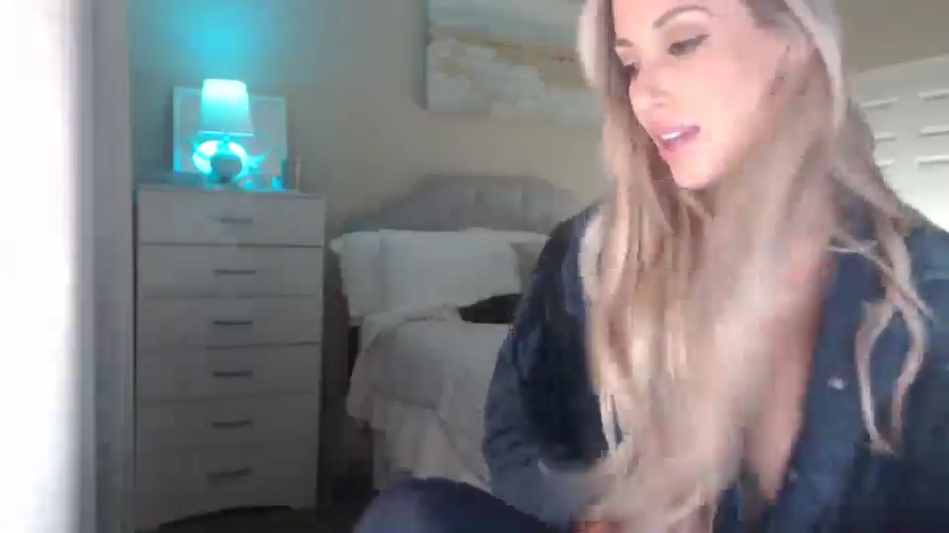 Gallery image thumbnail from Queen_bambii's myfreecams stream on, 05/02/2025, 07:19 image 16 of 20