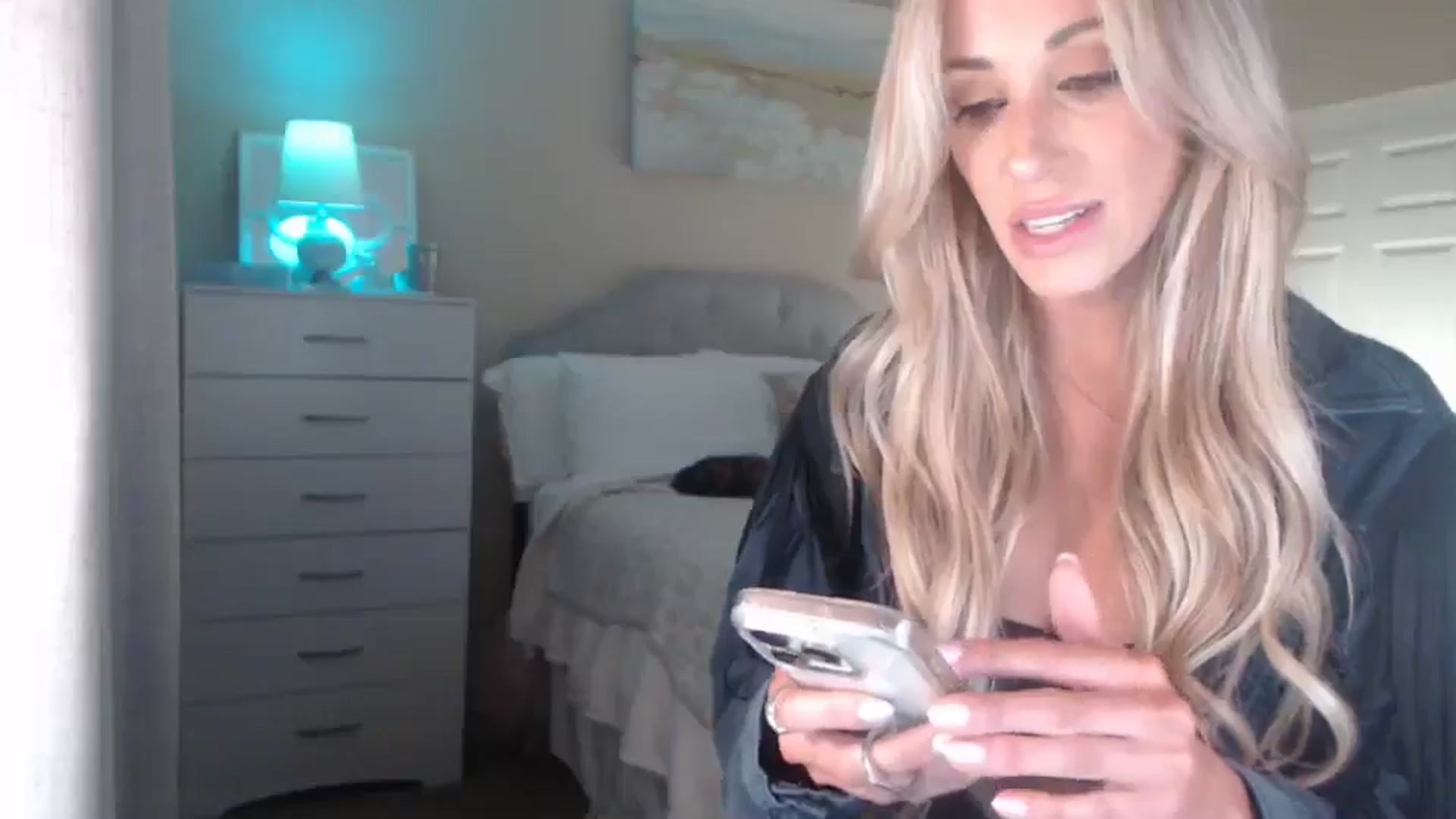 Gallery image thumbnail from Queen_bambii's myfreecams stream on, 05/02/2025, 07:19 image 2 of 20