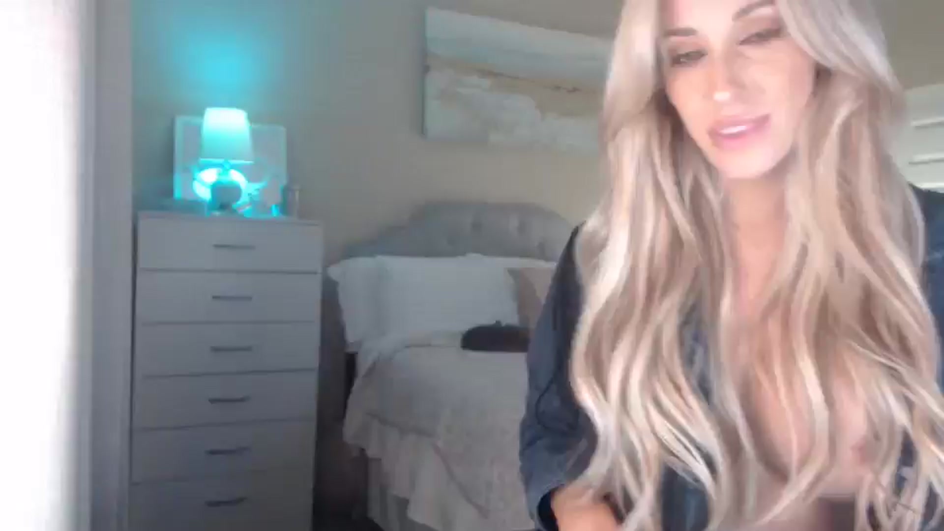 Gallery image thumbnail from Queen_bambii's myfreecams stream on, 05/02/2025, 07:19 image 14 of 20