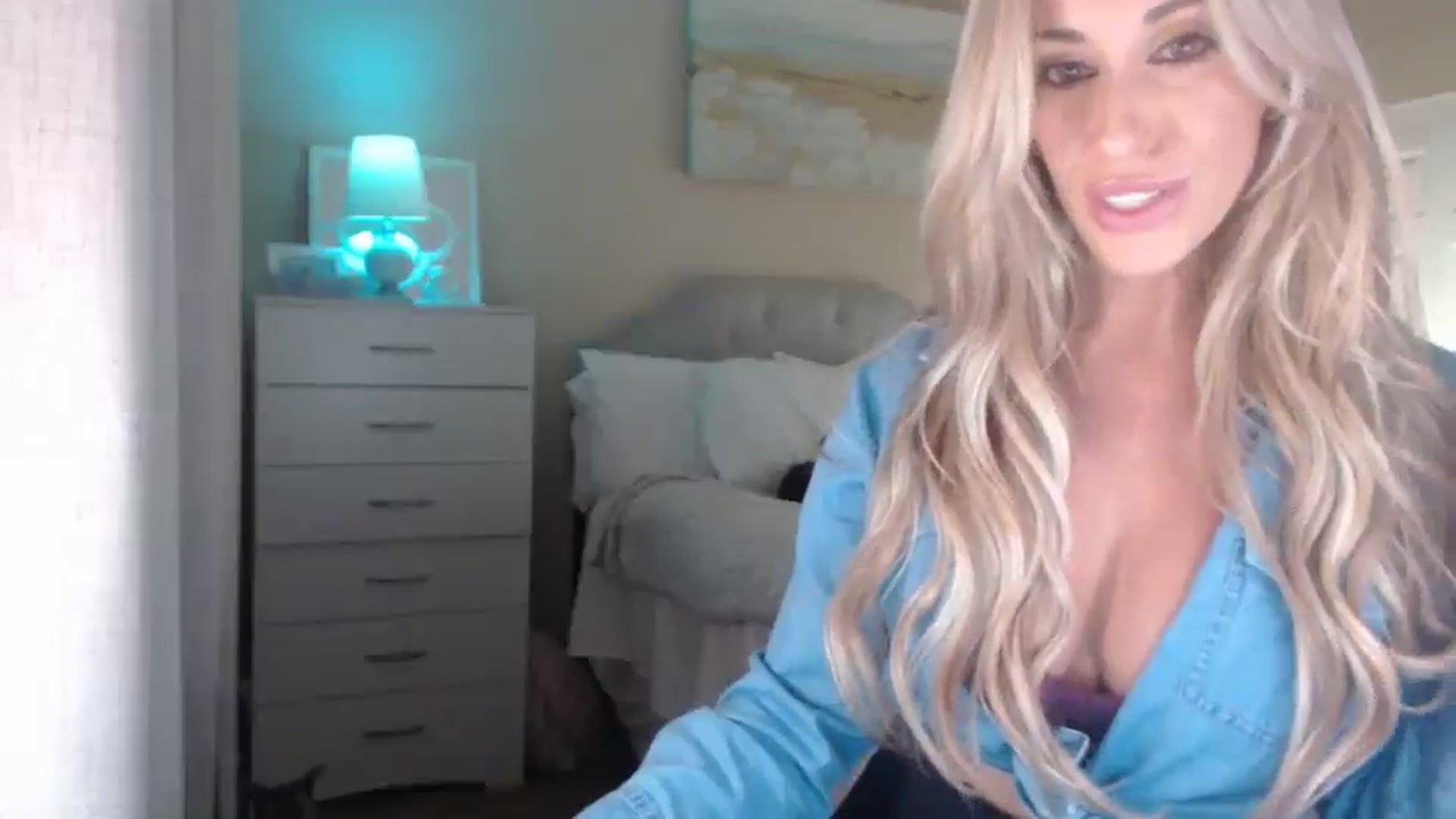 Gallery image thumbnail from Queen_bambii's myfreecams stream on, 05/08/2025, 06:45 image 16 of 20