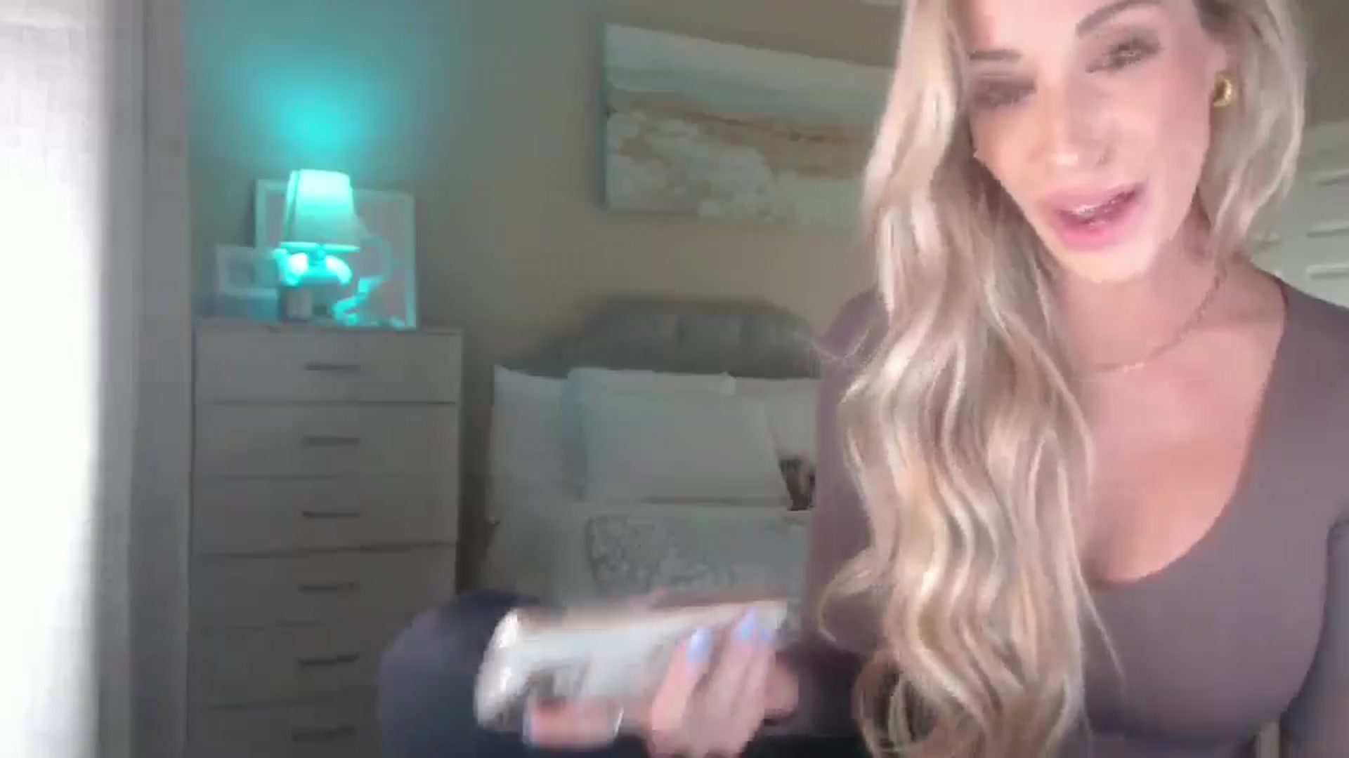 Gallery image thumbnail from Queen_bambii's myfreecams stream on, 05/29/2025, 04:24 image 20 of 20