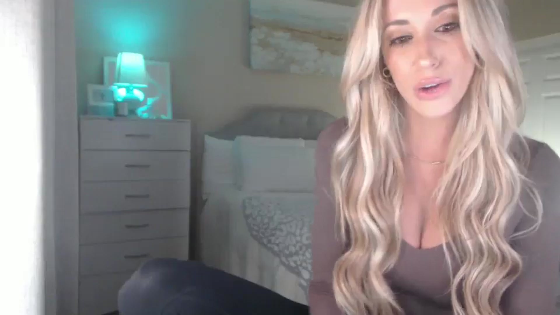 Gallery image thumbnail from Queen_bambii's myfreecams stream on, 05/29/2025, 04:24 image 11 of 20