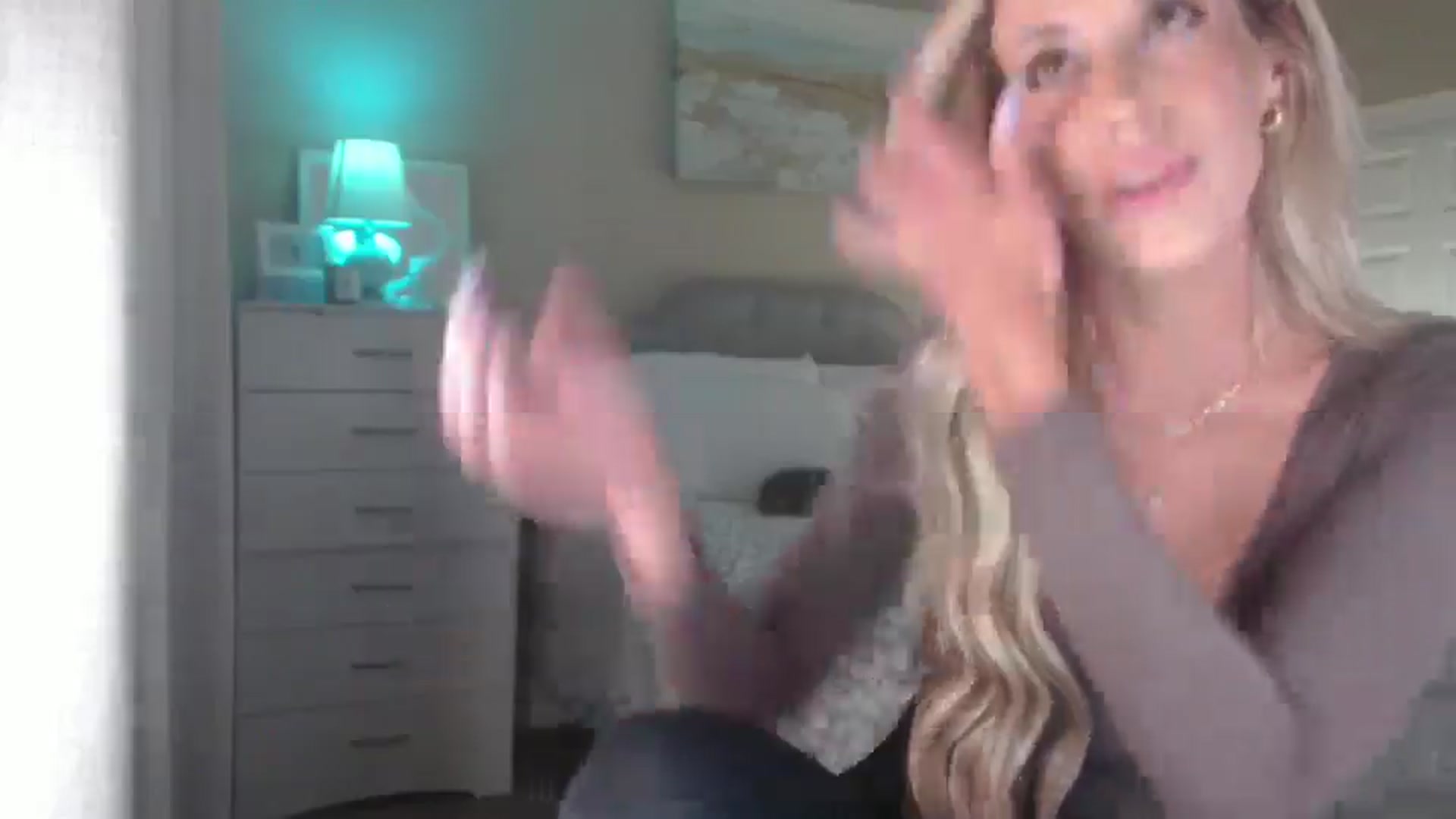Gallery image thumbnail from Queen_bambii's myfreecams stream on, 05/29/2025, 04:24 image 3 of 20