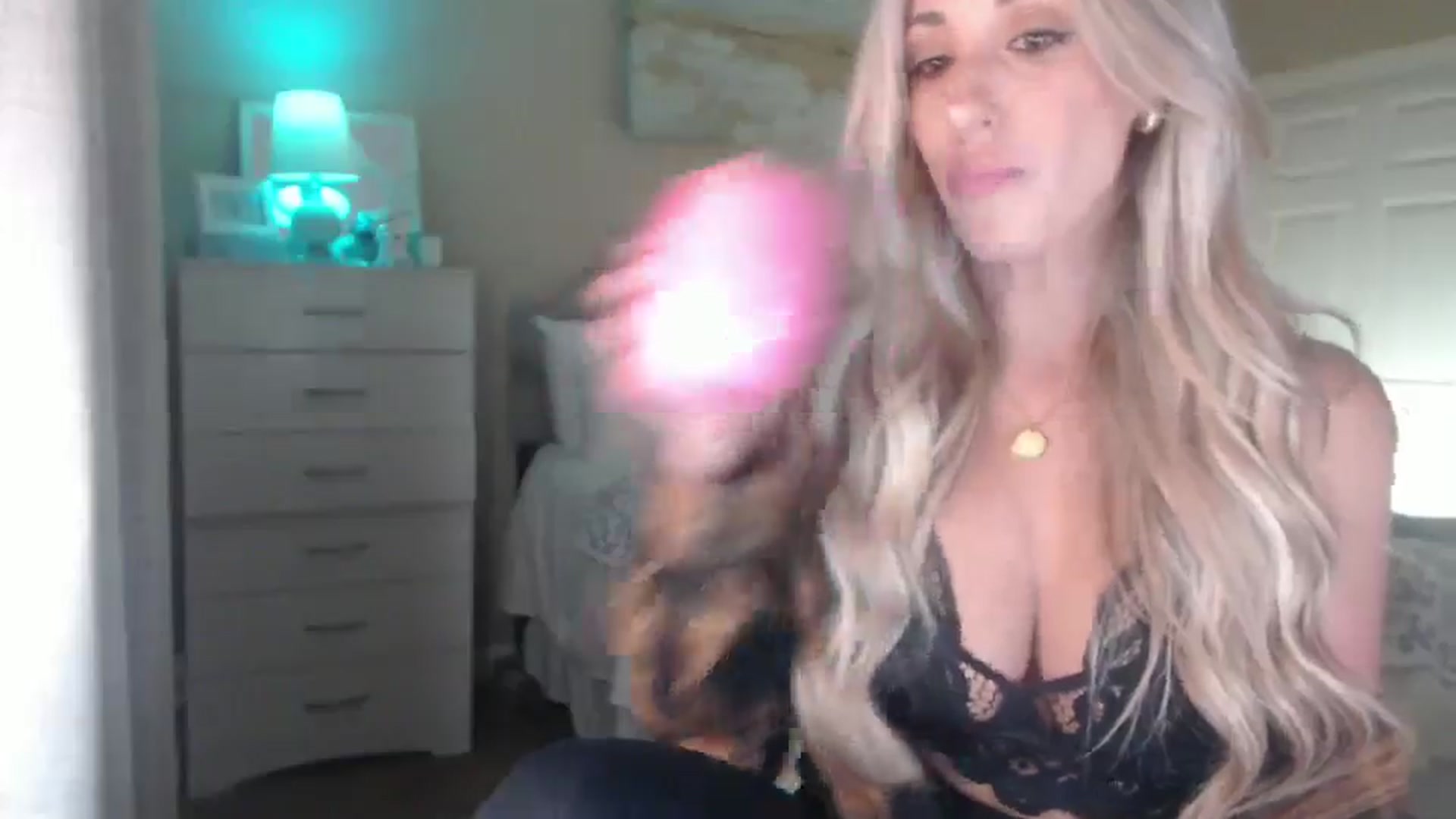 Gallery image thumbnail from Queen_bambii's myfreecams stream on, 06/03/2025, 06:33 image 2 of 20