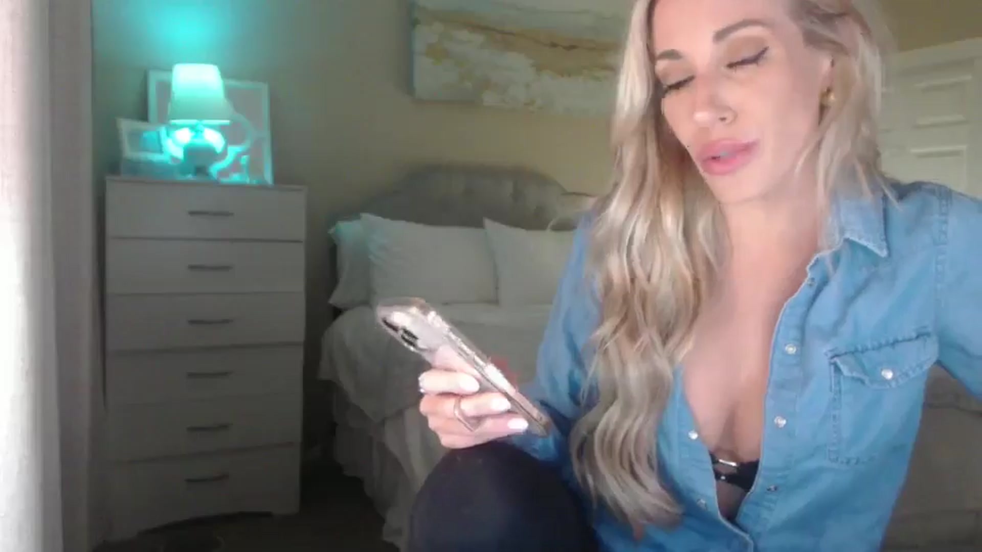 Gallery image thumbnail from Queen_bambii's myfreecams stream on, 06/18/2025, 06:40 image 20 of 20