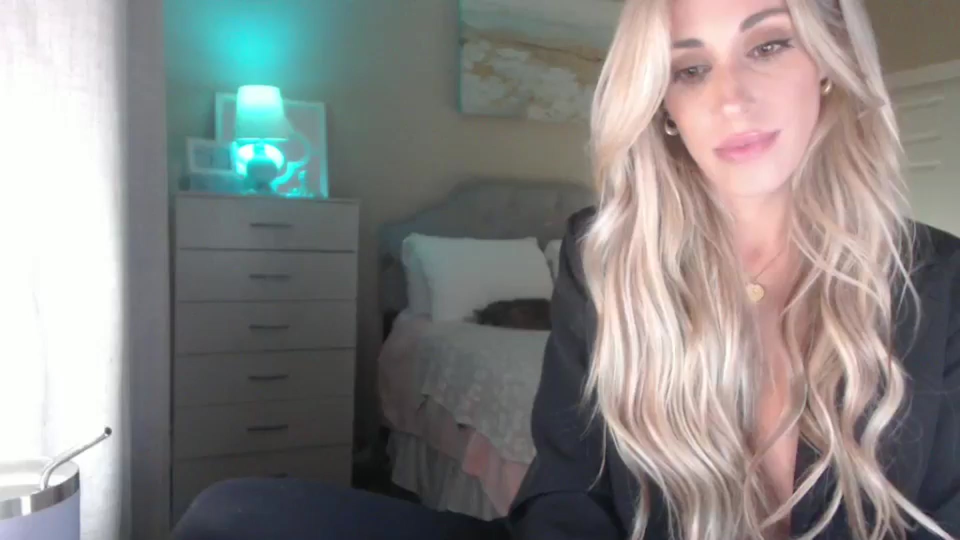 Gallery image thumbnail from Queen_bambii's myfreecams stream on, 06/21/2025, 07:11 image 11 of 20
