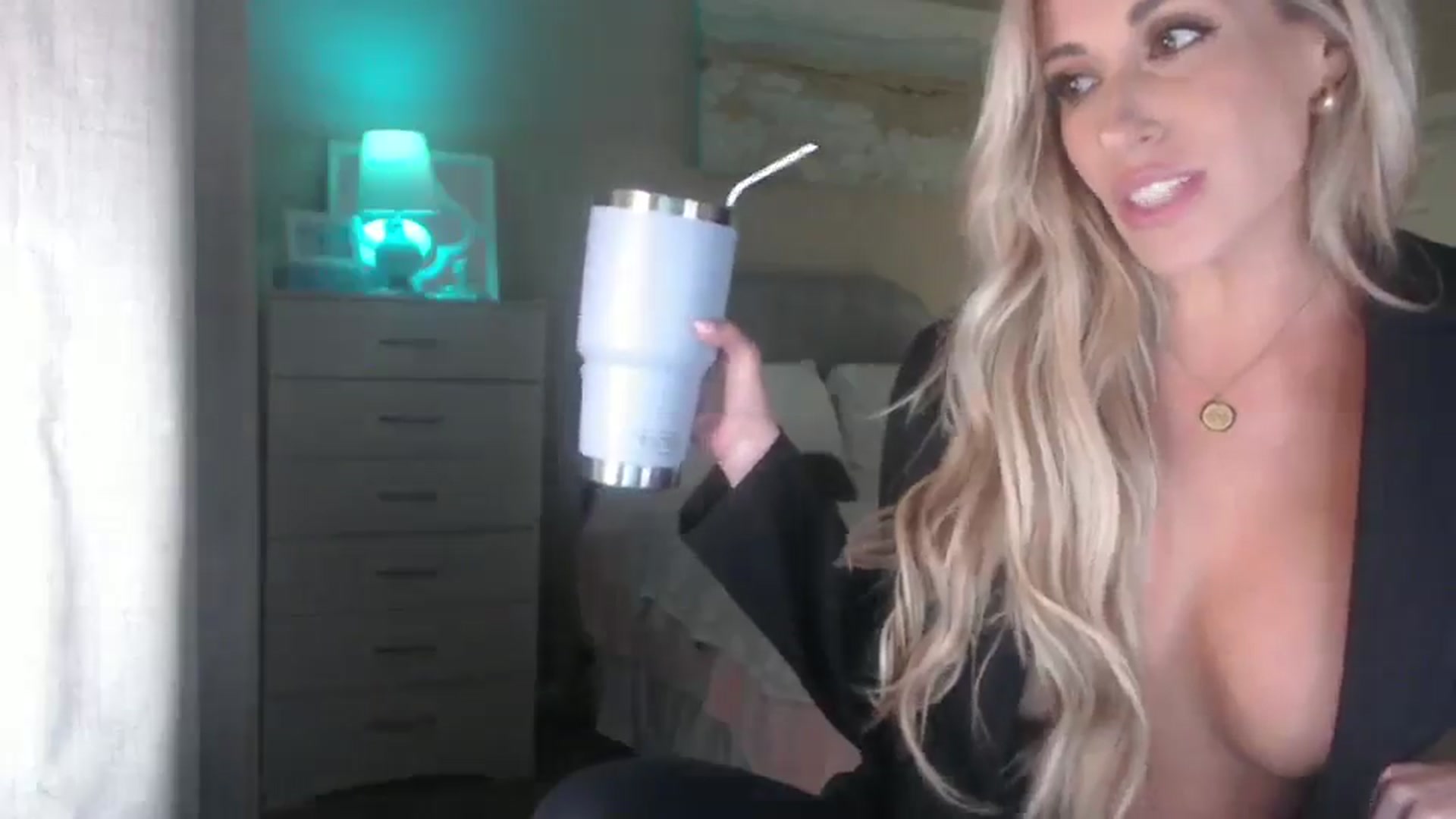Gallery image thumbnail from Queen_bambii's myfreecams stream on, 06/21/2025, 07:11 image 12 of 20